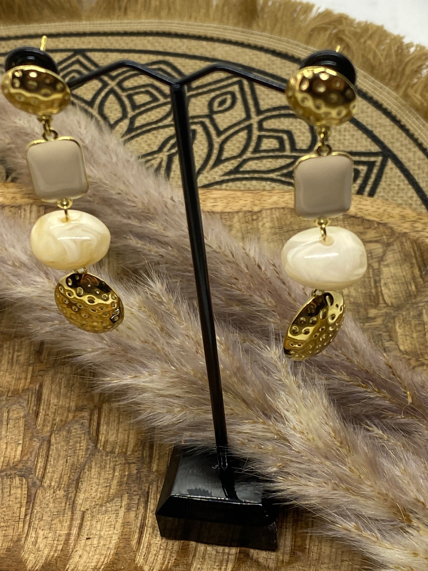 BOUCLES D'OREILLES AGLAE ECRU EMAIL ET ACIER INOXYDABLE