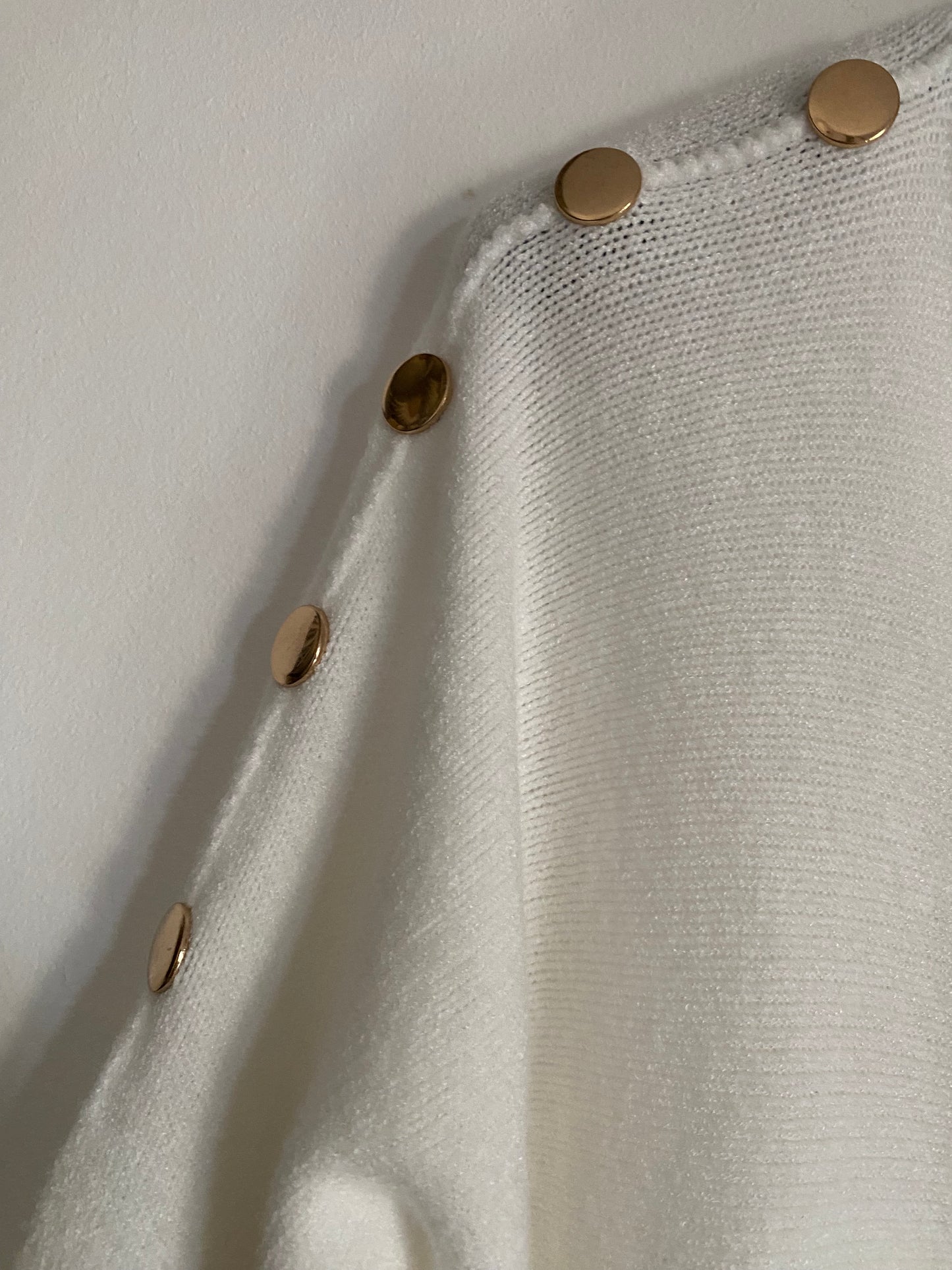 PULL BOUTONS DORES BLANC 36/44