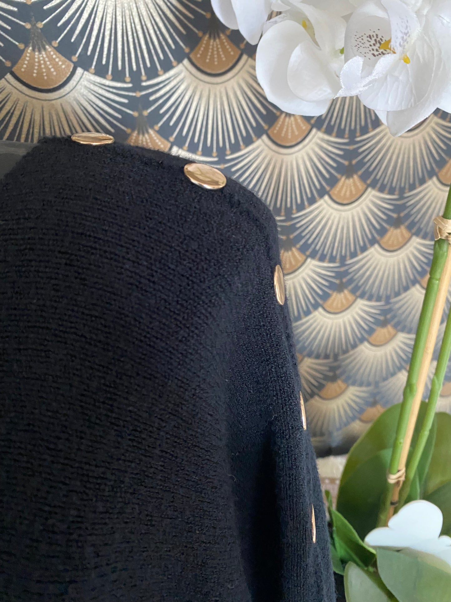 PULL BOUTONS DORES NOIR 36/44