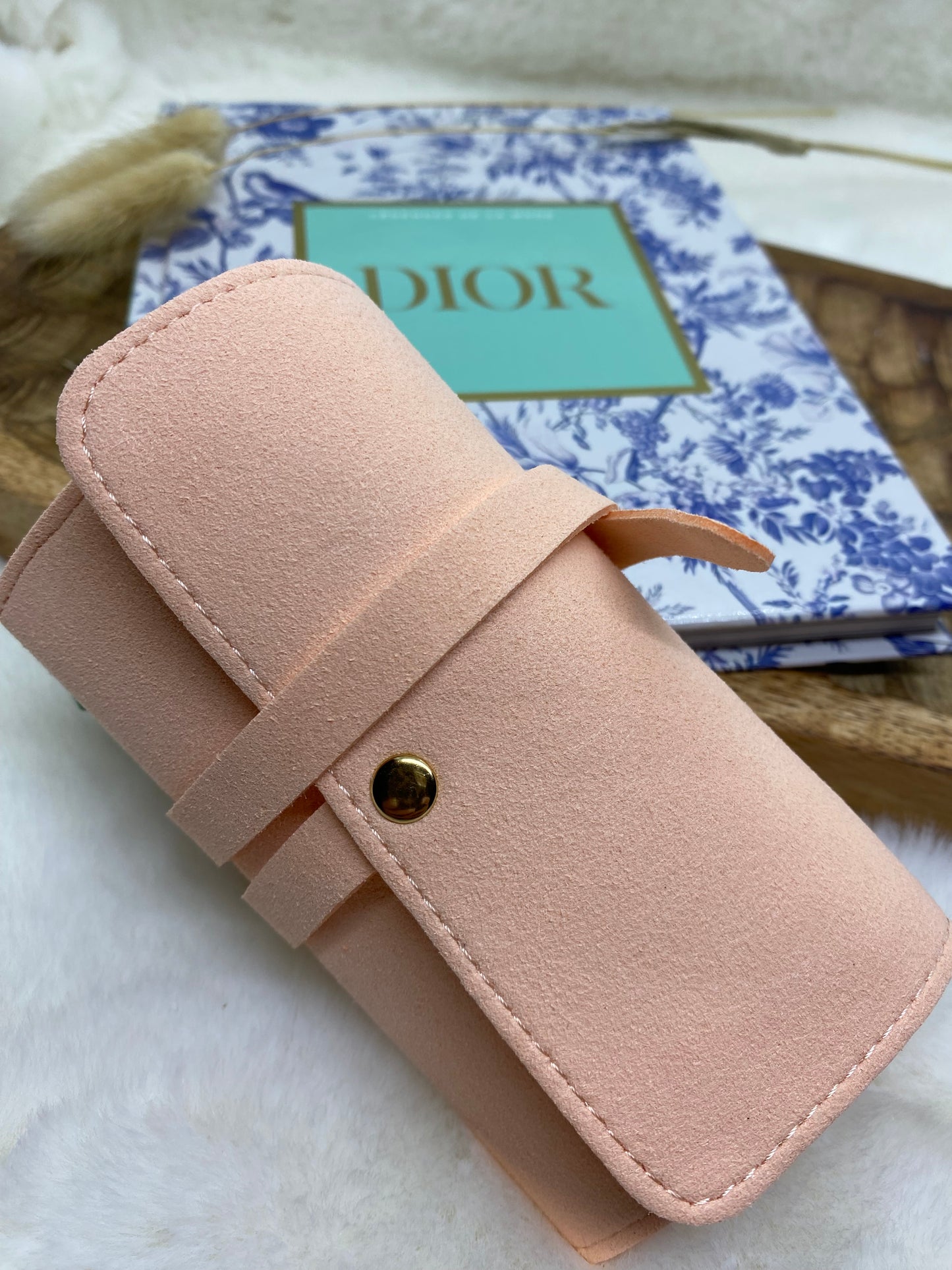 SAC RANGE BIJOUX EN SUEDINE ROSE