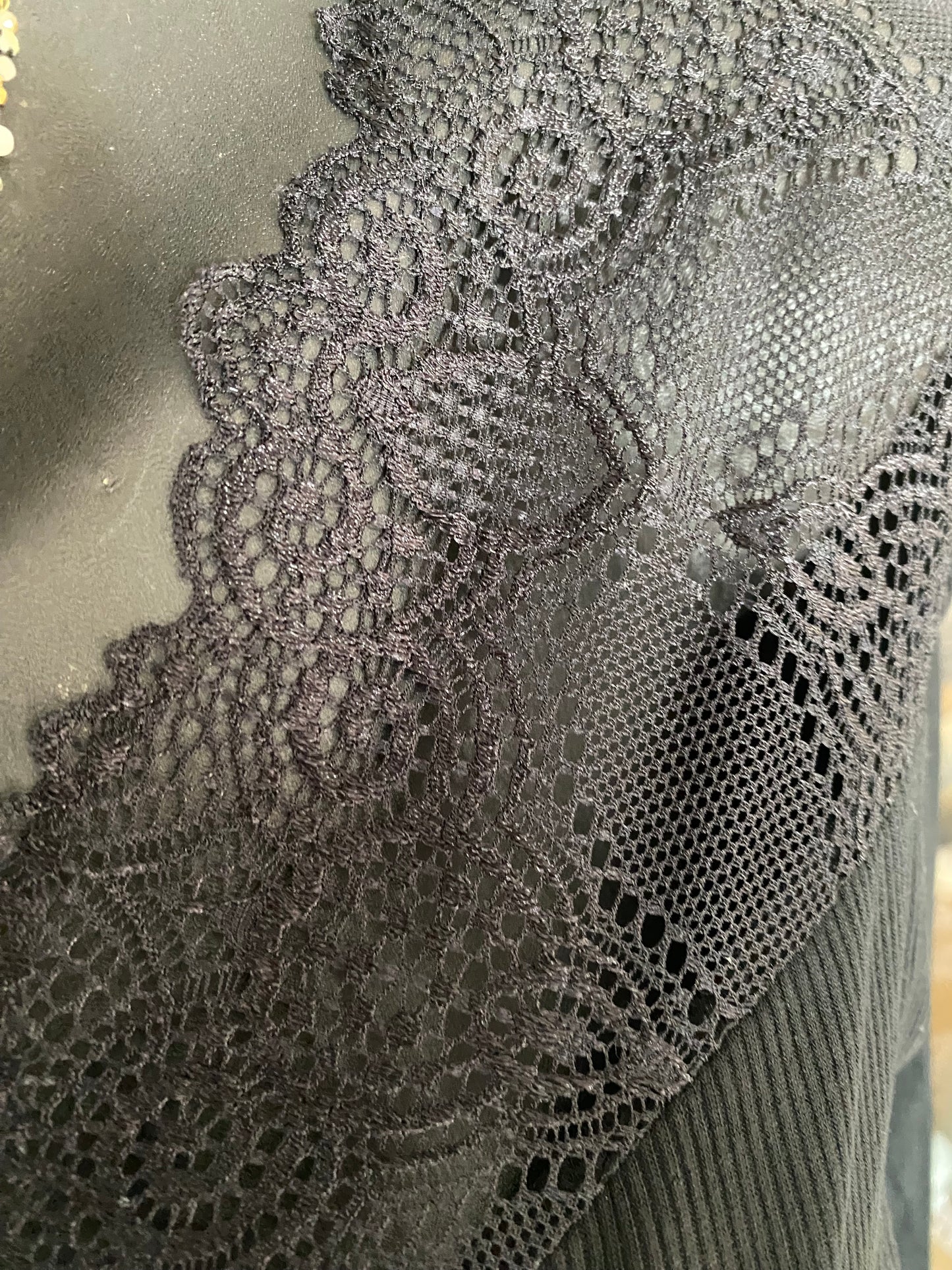 TOP DENTELLE 4 NOIR TU 38/40 à 44