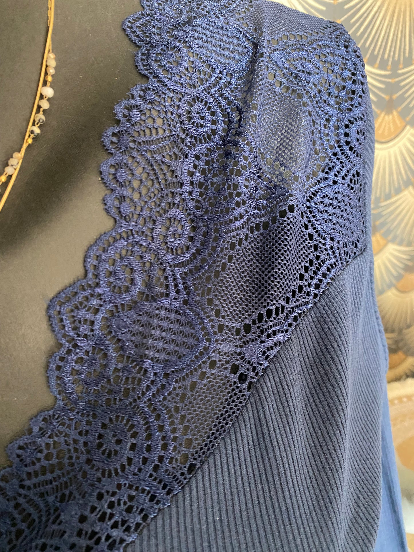 TOP DENTELLE 4 BLEU MARINE TU 38/40 à 44
