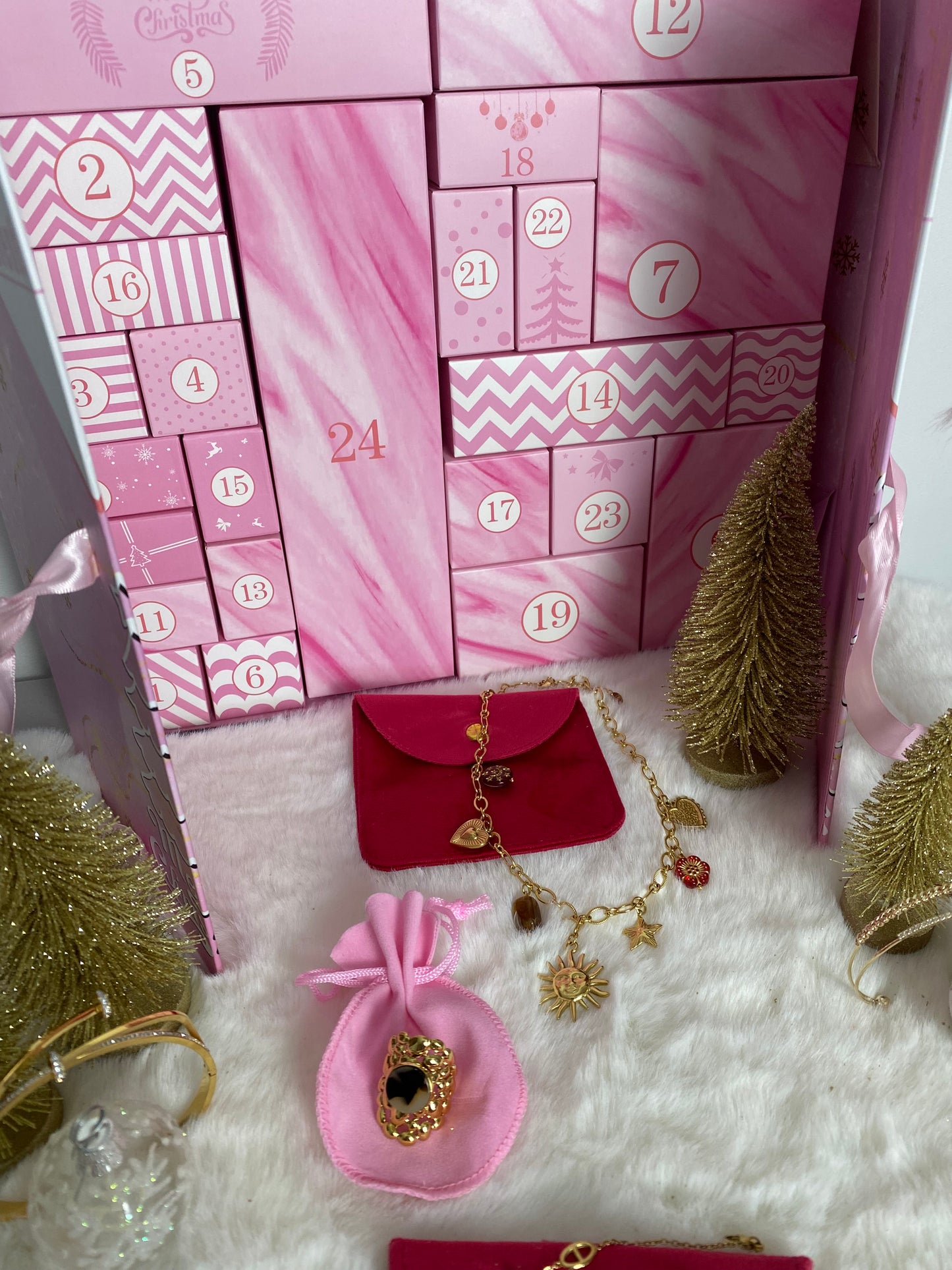 BIJOUX : CALENDRIER DE L'AVENT 24 CASES ( bagues , colliers , bracelets , BO, )