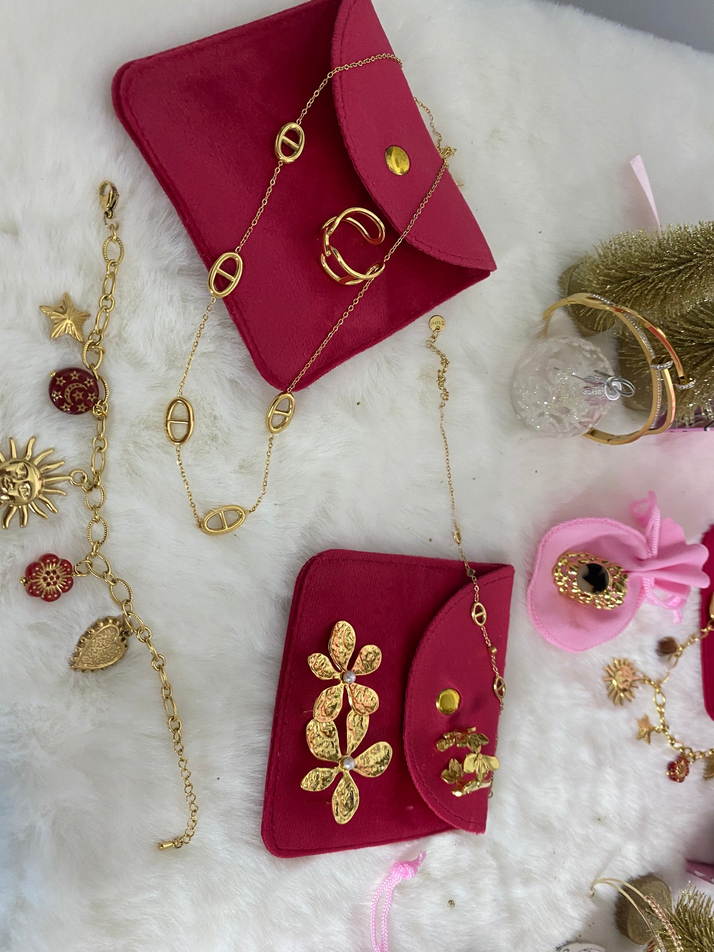 BIJOUX : CALENDRIER DE L'AVENT 24 CASES ( bagues , colliers , bracelets , BO, )