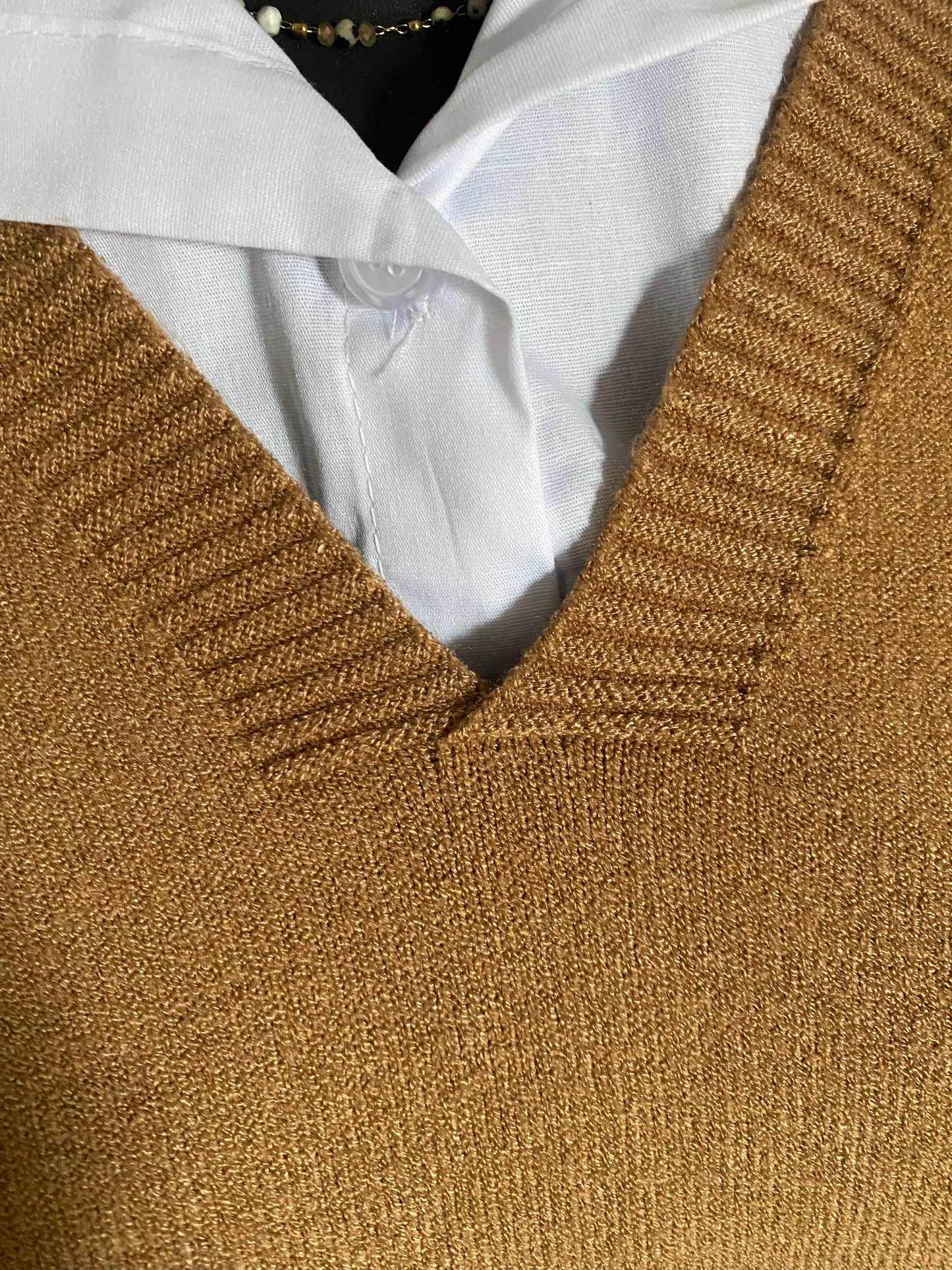 ENSEMBLE PULL SANS MANCHE ET CHEMISE TU 36/44 CAMEL