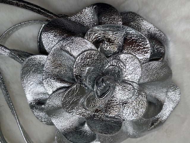 CEINTURE CUIR FLEUR ARGENT