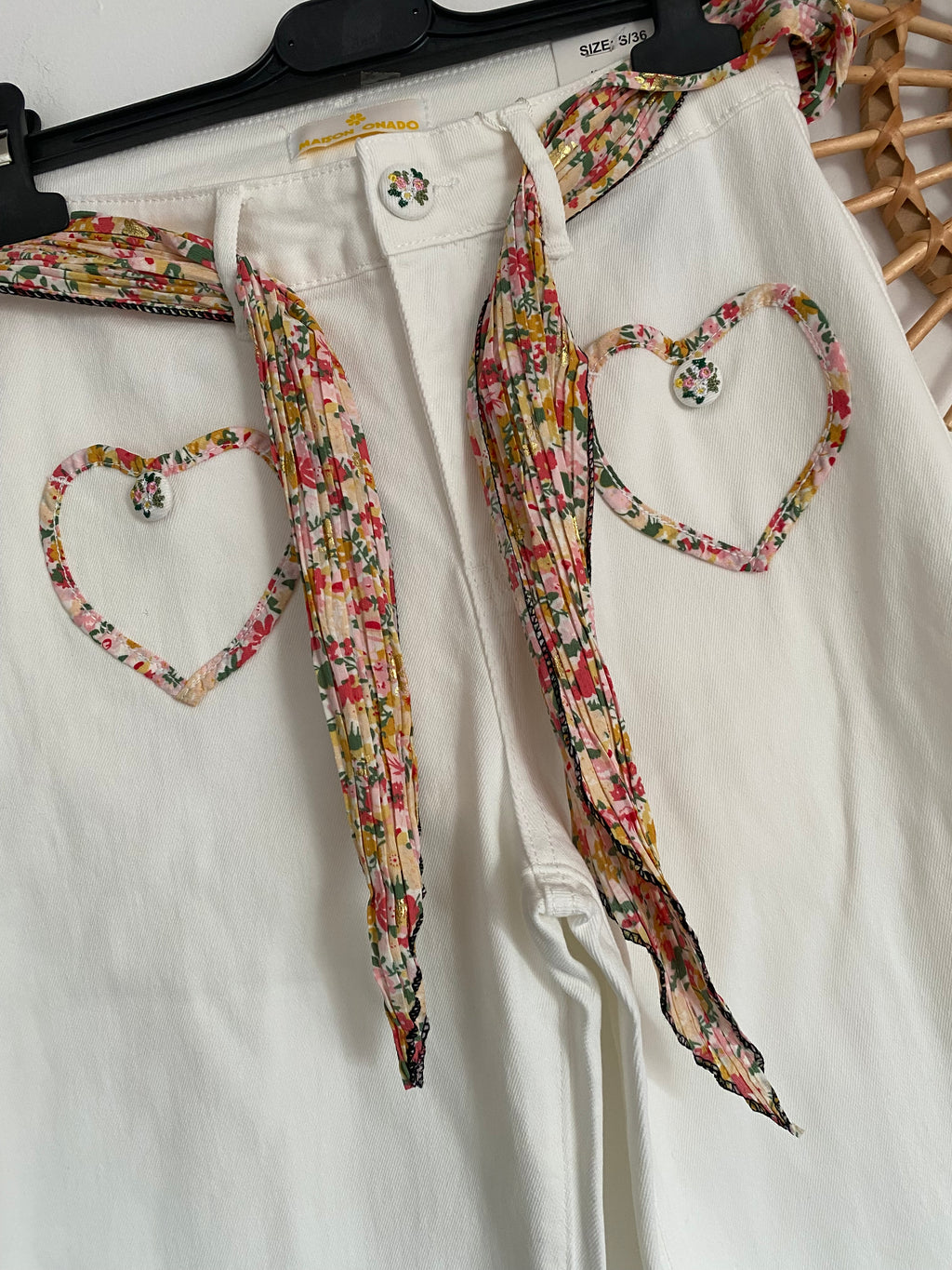 PANTALON JEAN BLANC ORNADO  TAILLES : 36/38/40/42/44