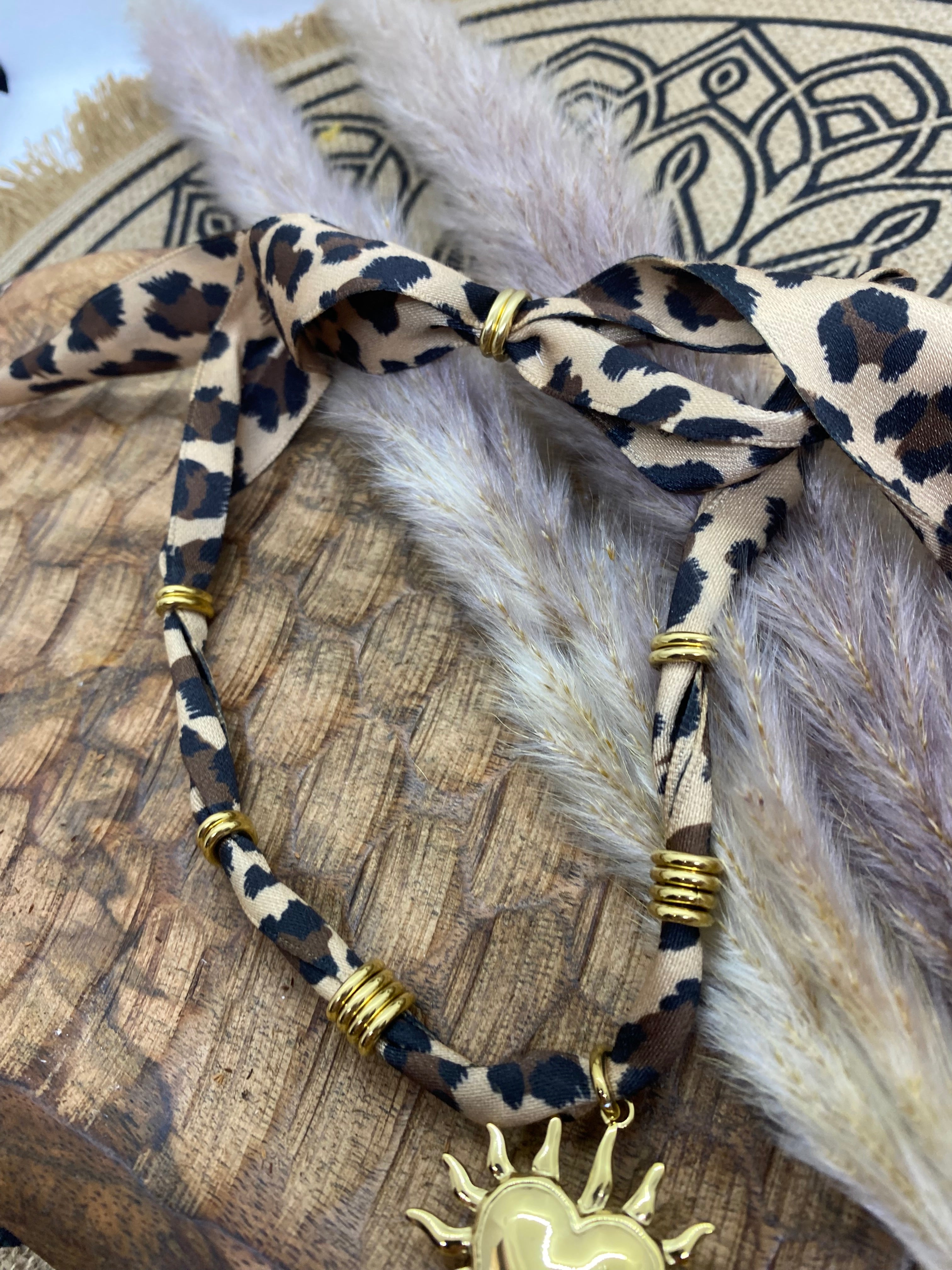 COLLIER MAGLA TISSU ET ACIER INOXYDABLE