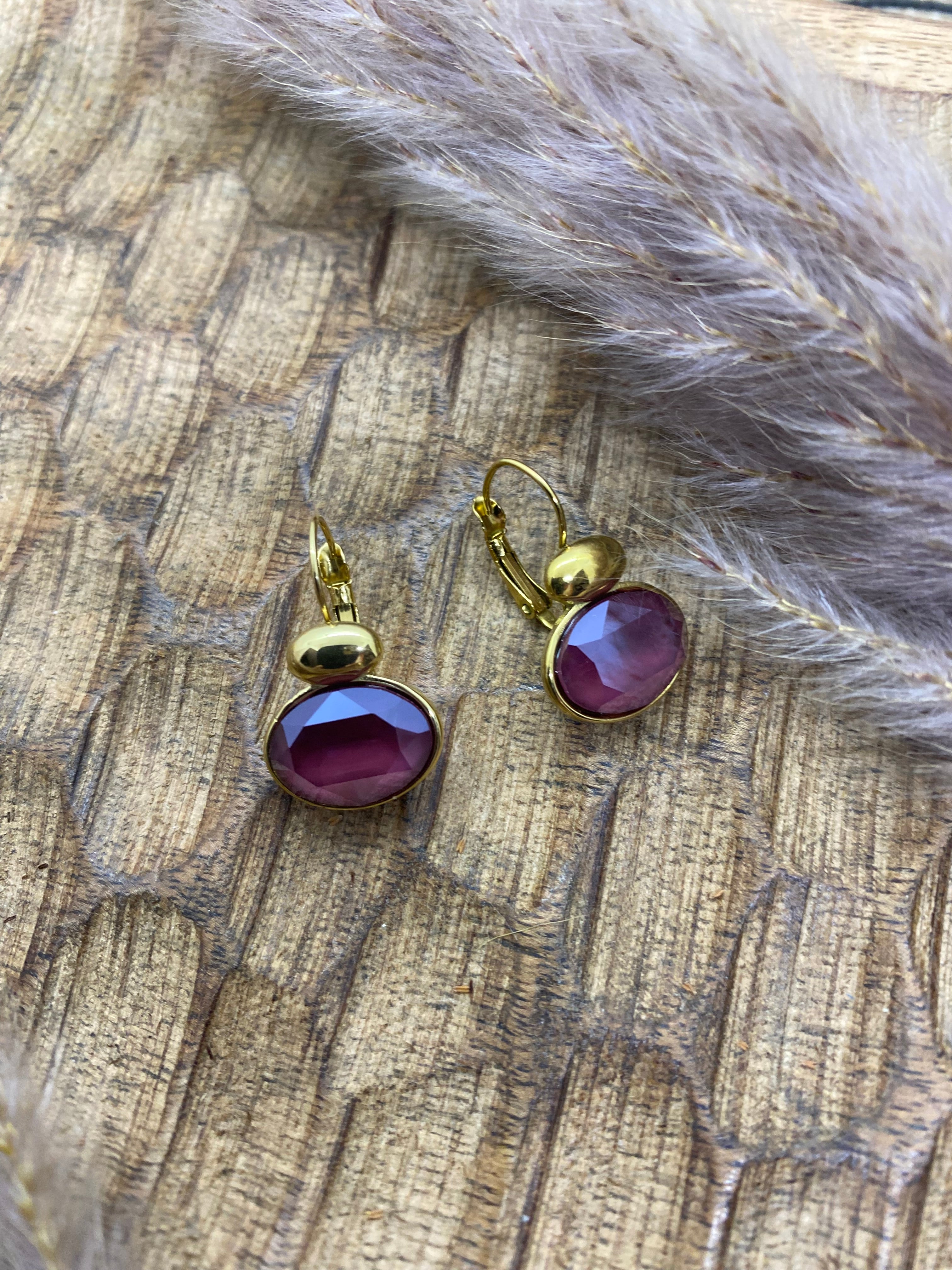 BOUCLES VIVINES ORNEES DE CRISTAUX SWAROVSKI  BORDEAUX
