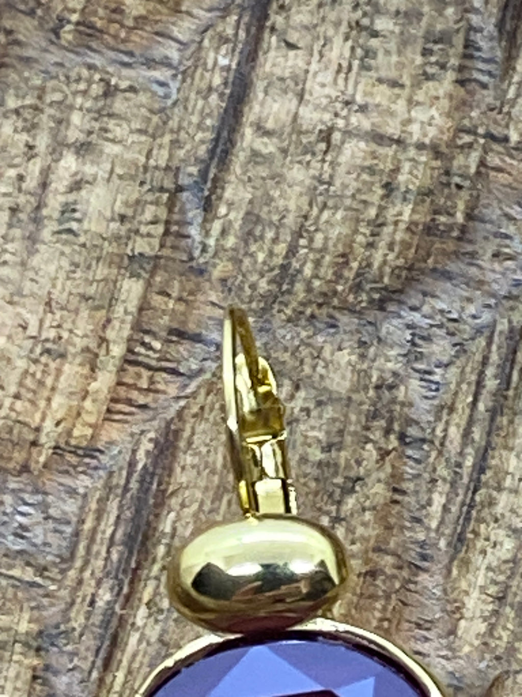 BOUCLES VIVINES ORNEES DE CRISTAUX SWAROVSKI  BORDEAUX