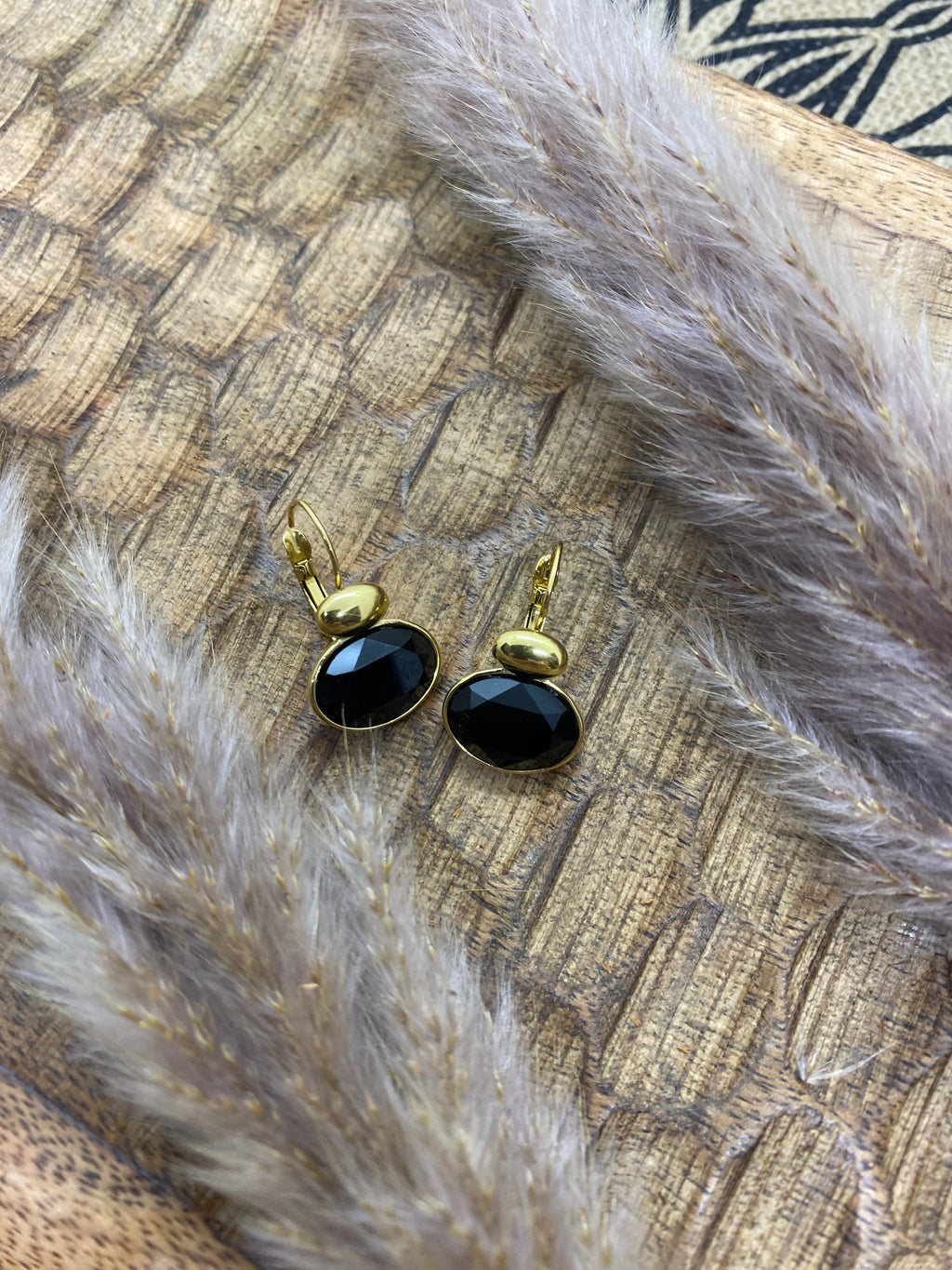 BOUCLES VIVINES ORNEES DE CRISTAUX SWAROVSKI  NOIRS