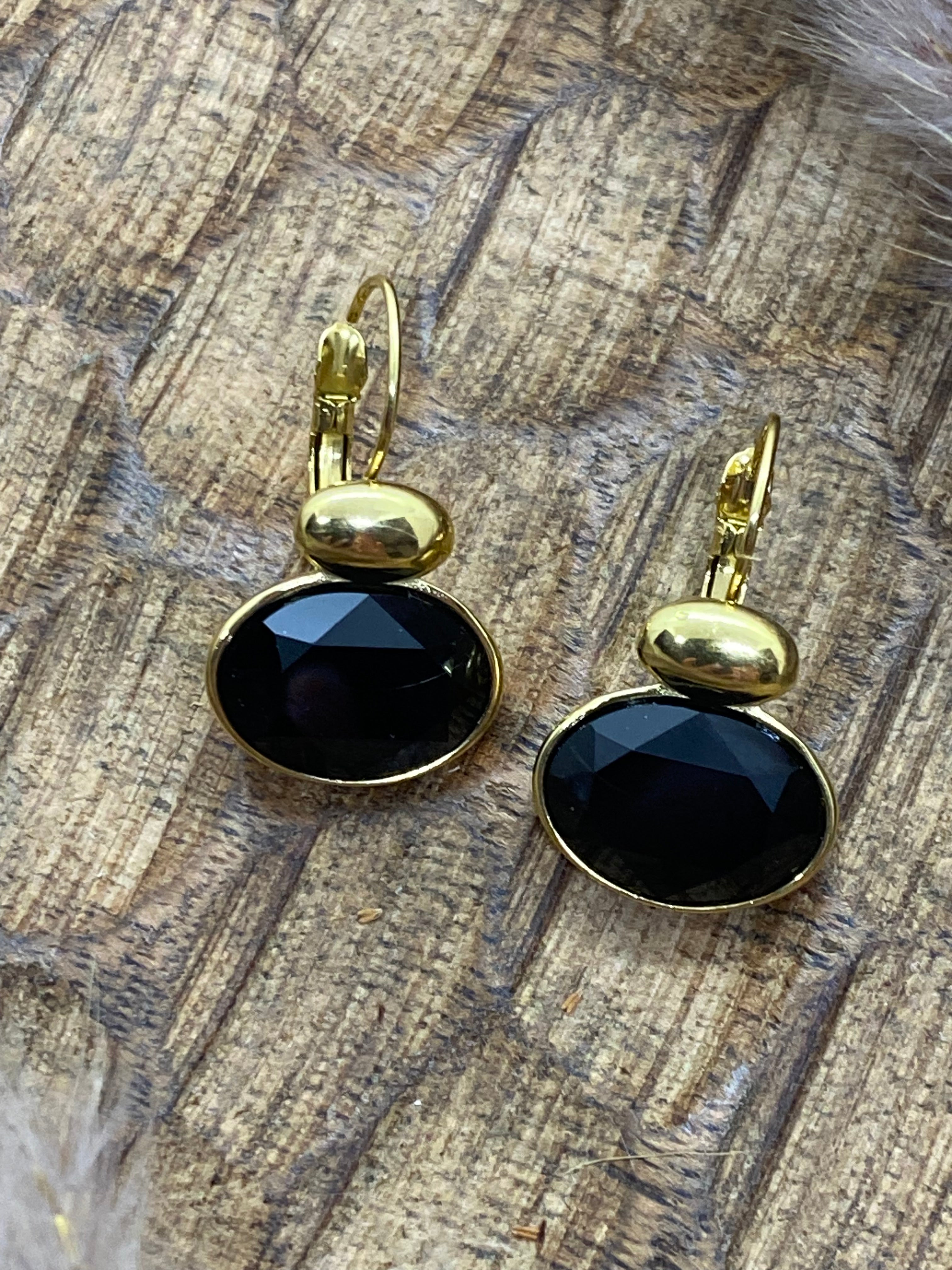 BOUCLES VIVINES ORNEES DE CRISTAUX SWAROVSKI  NOIRS