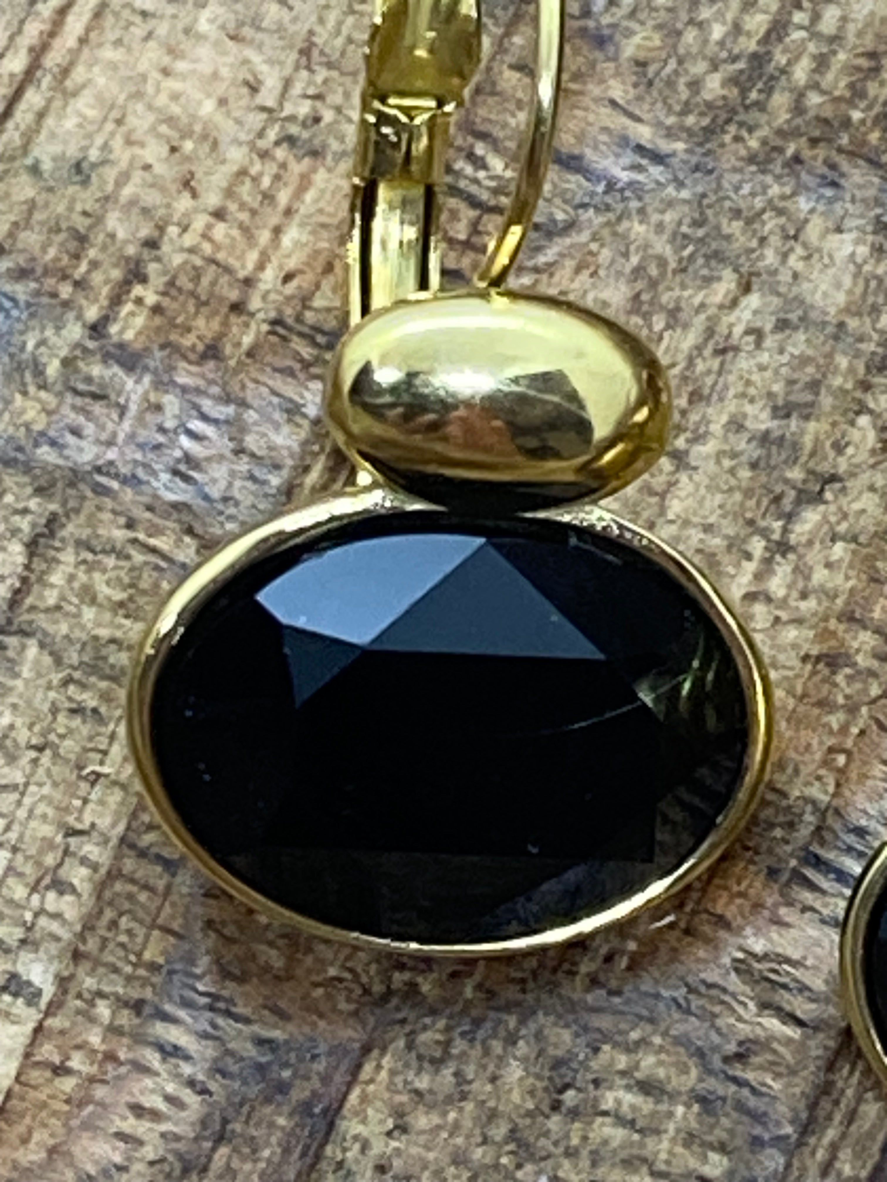 BOUCLES VIVINES ORNEES DE CRISTAUX SWAROVSKI  NOIRS