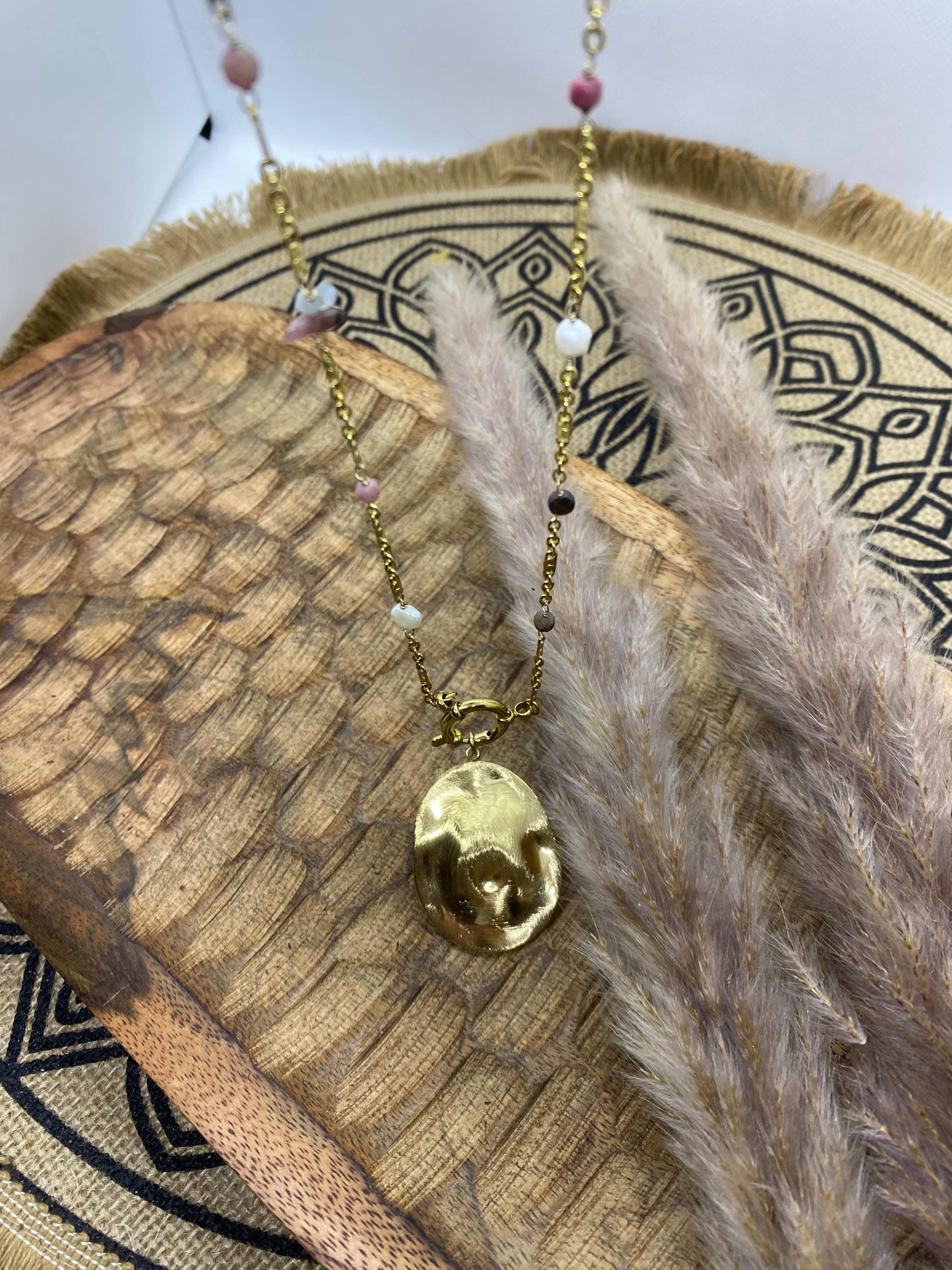 SAUTOIR GRANDE PIECE OVALE ET PIERRES NATURELLES (TOURMALINE)