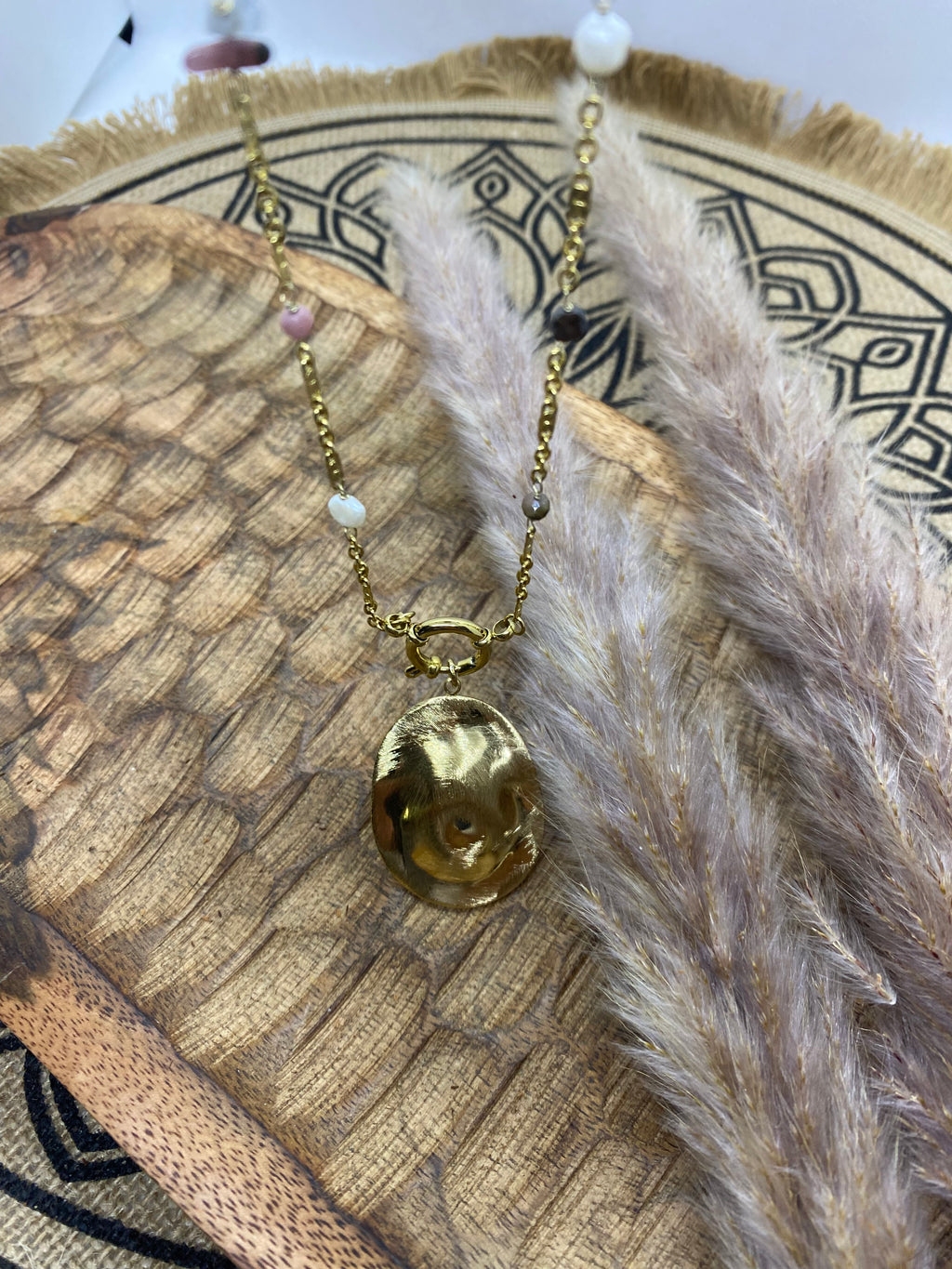 SAUTOIR GRANDE PIECE OVALE ET PIERRES NATURELLES (TOURMALINE)