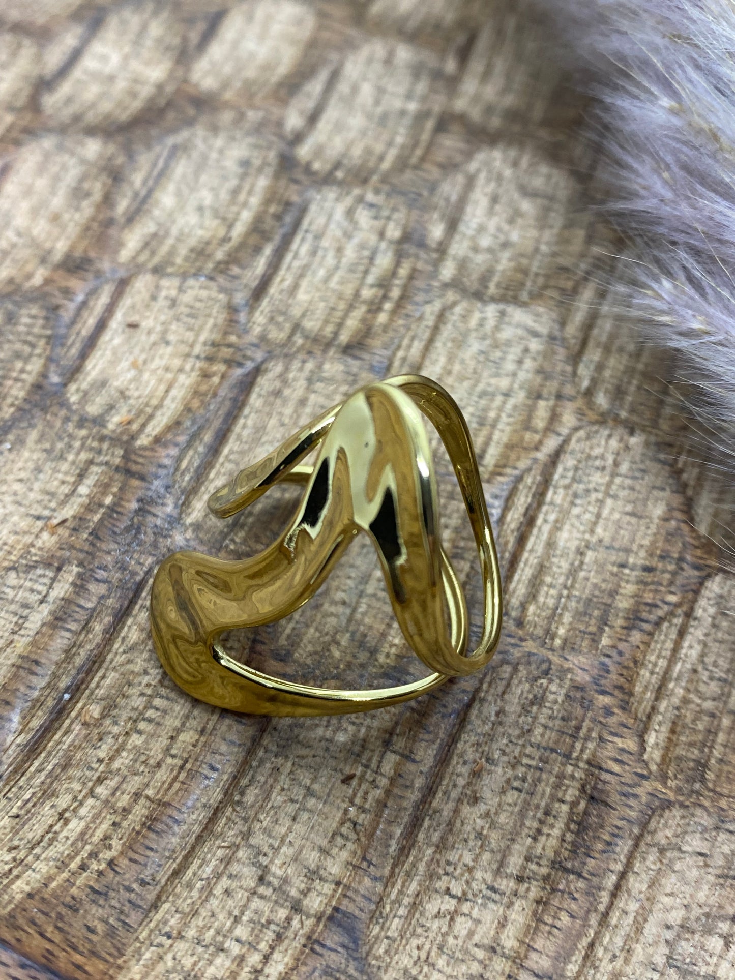 BAGUE LARGE OUVERTE ET MARTELEE  ACIER INOXYDABLE