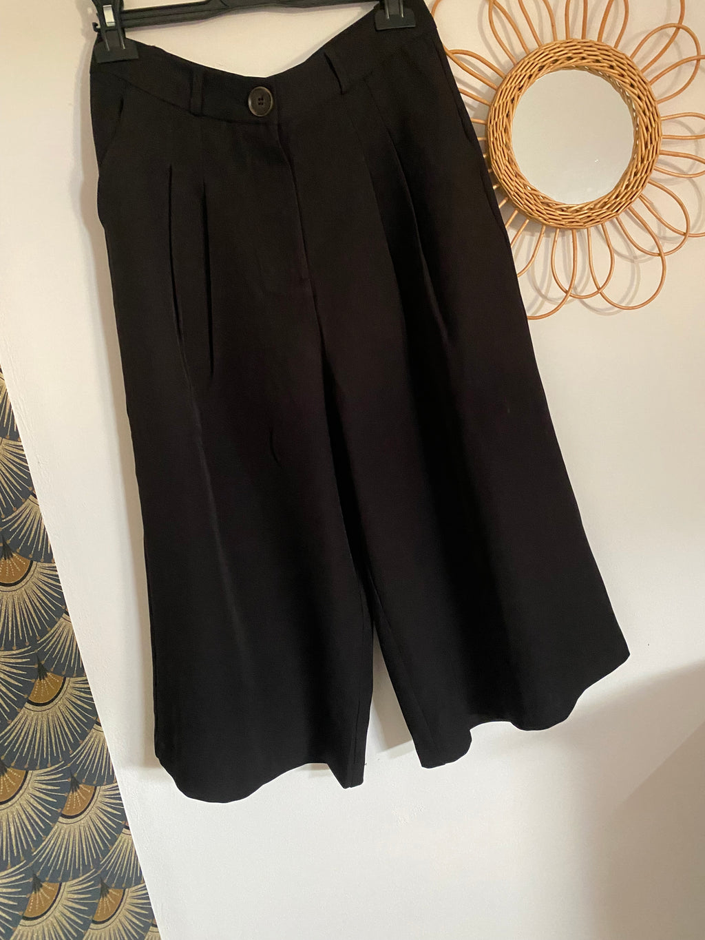 BERNUDA  NOIR TAILLE S/M/L