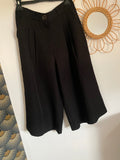 BERNUDA  NOIR TAILLE S/M/L