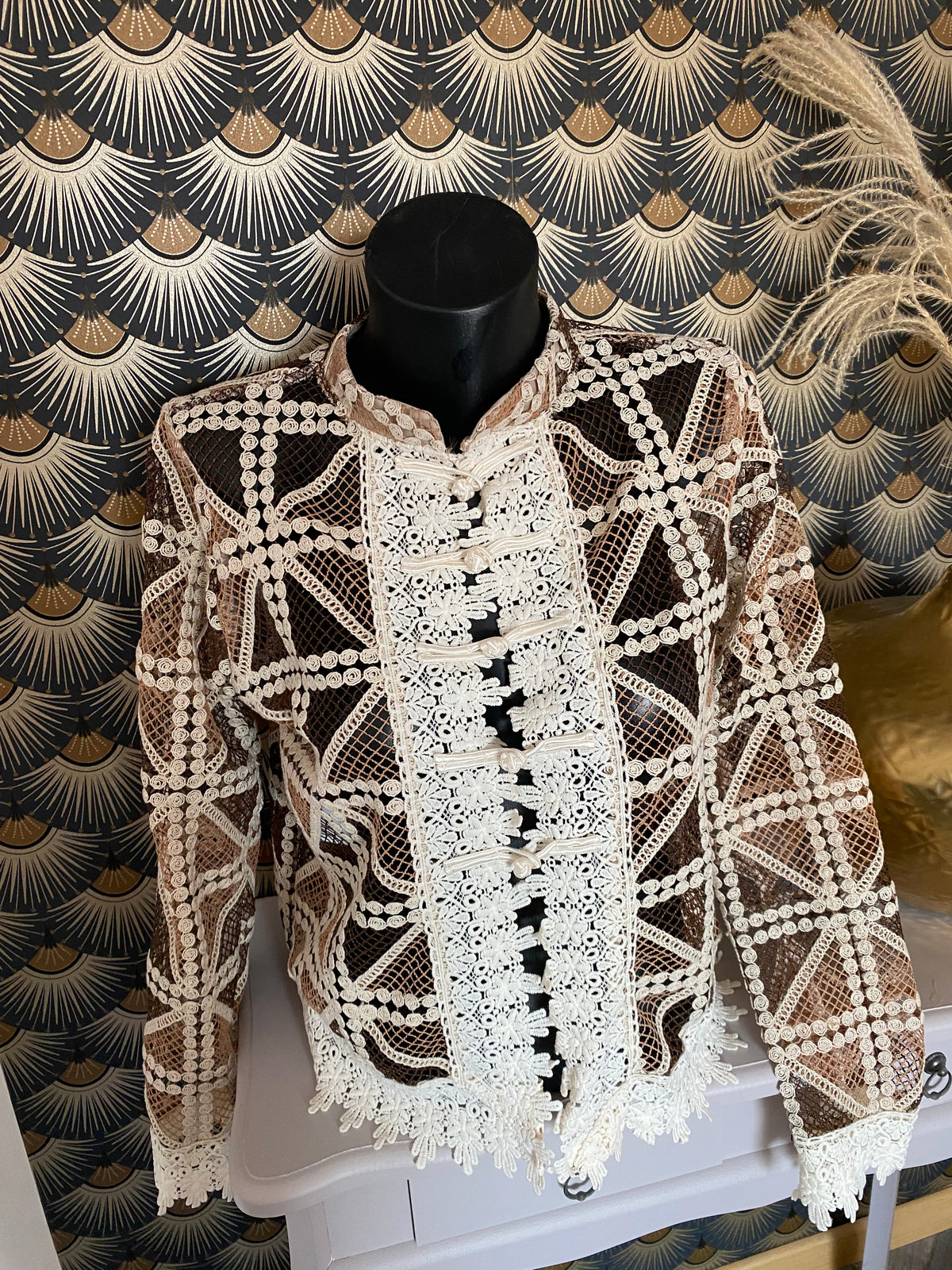 VESTE CROCHET OFFICIER CHOCO ET  ECRU   TU 34/40 PETIT 42