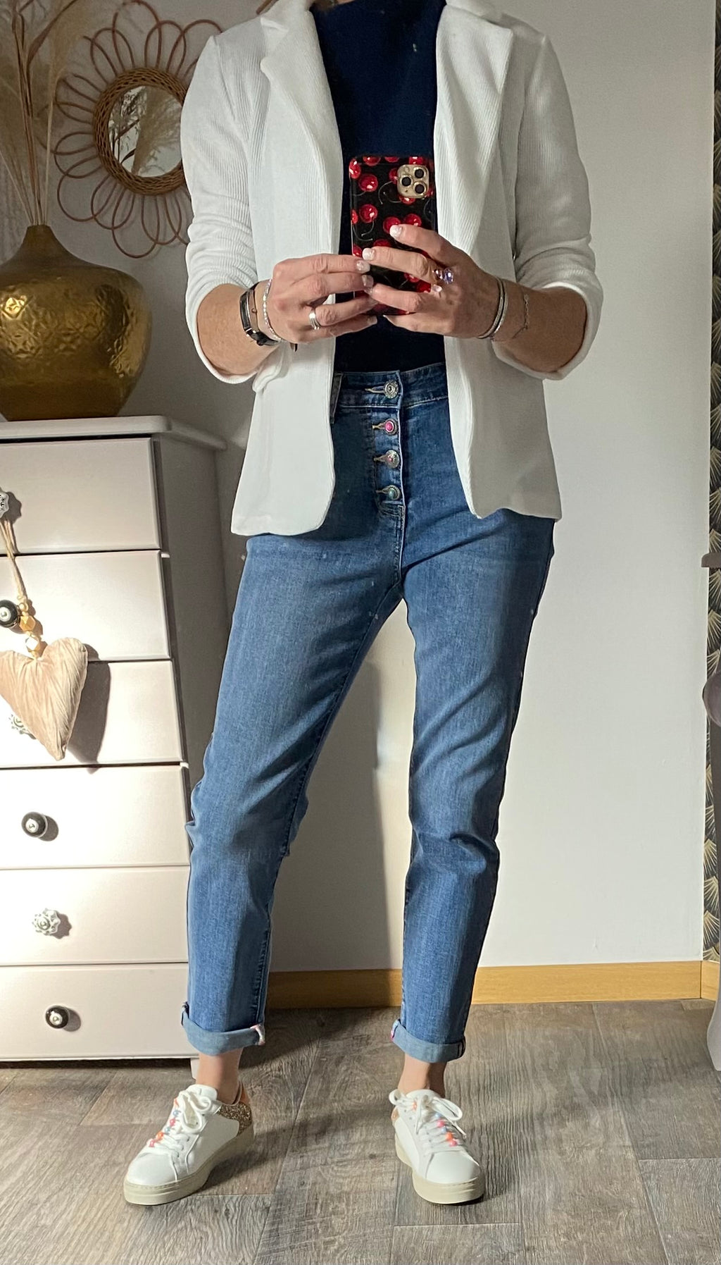 VESTE CARLA  BLANCHE  TAILLE:  S/ M  OU M/L