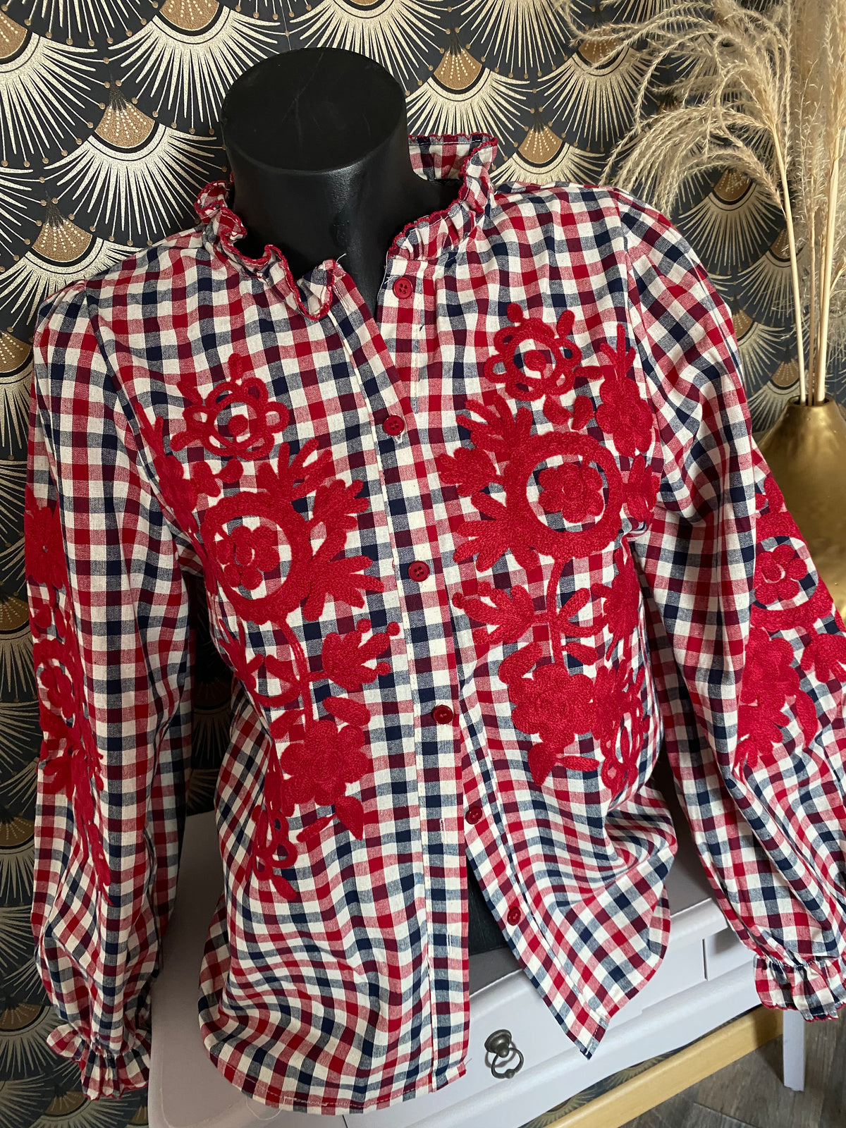 CHEMISE JULIE BRODERIES ROUGE  TAILLES : S/M OU M/L