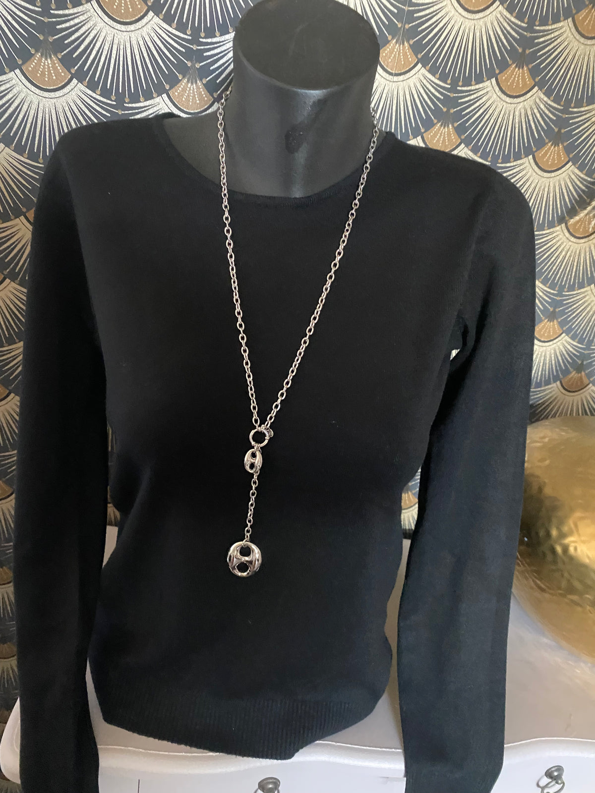 PULL MADIE  NOIR  TAILLE S/M OU L/XL