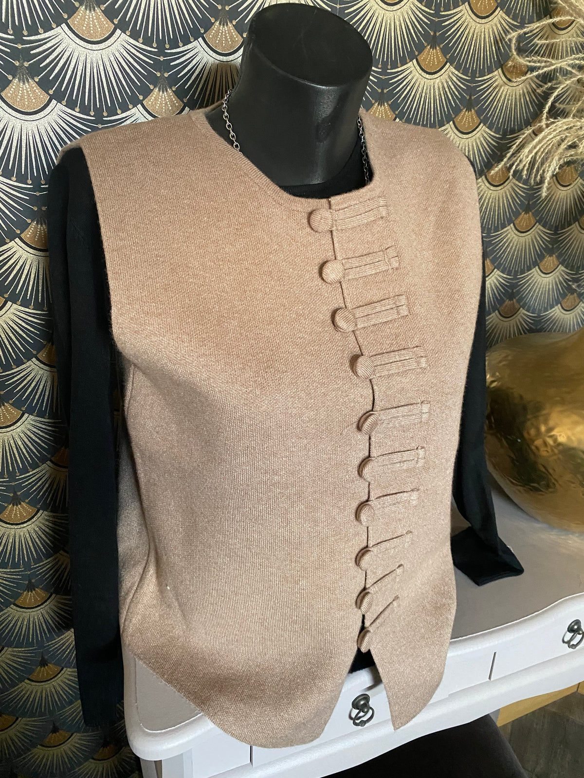 PULL MADIE  NOIR  TAILLE S/M OU L/XL
