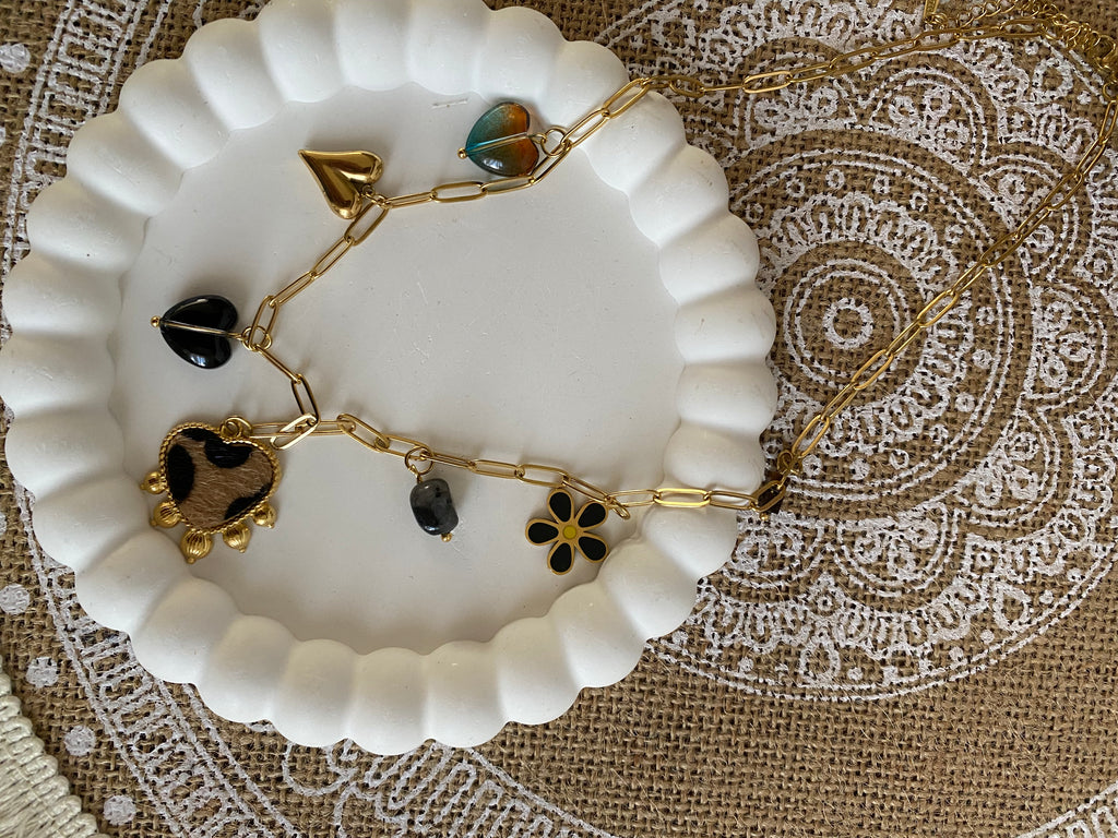 COLLIER BRELOQUES COEUR LEOPARD ET NOIRS   ACIER INOXYDABLE