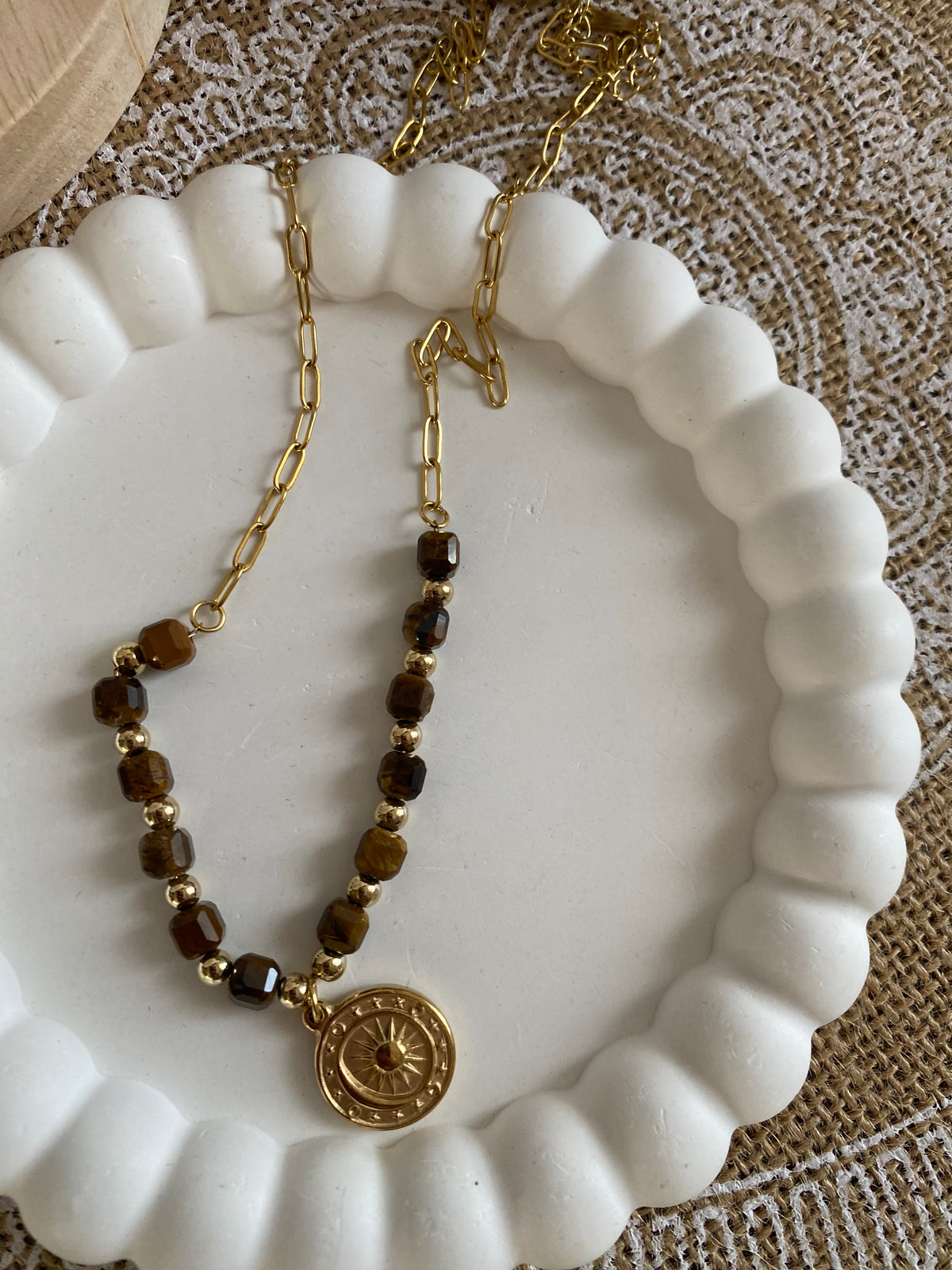 COLLIER SOLEIL ET PIERRE NATURELLES OEIL DE TAUREAUX