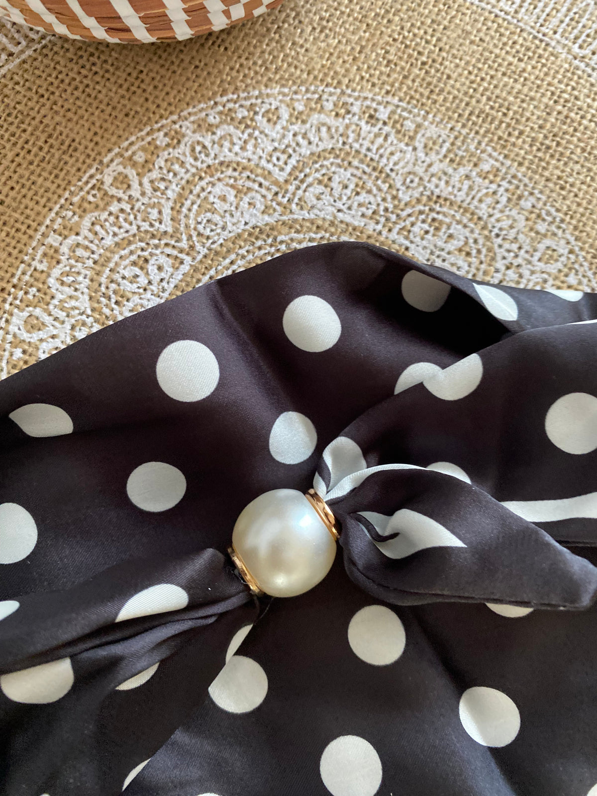 COLLIER FOULARD AIMANTE  A POIS