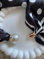 COLLIER FOULARD AIMANTE  A POIS
