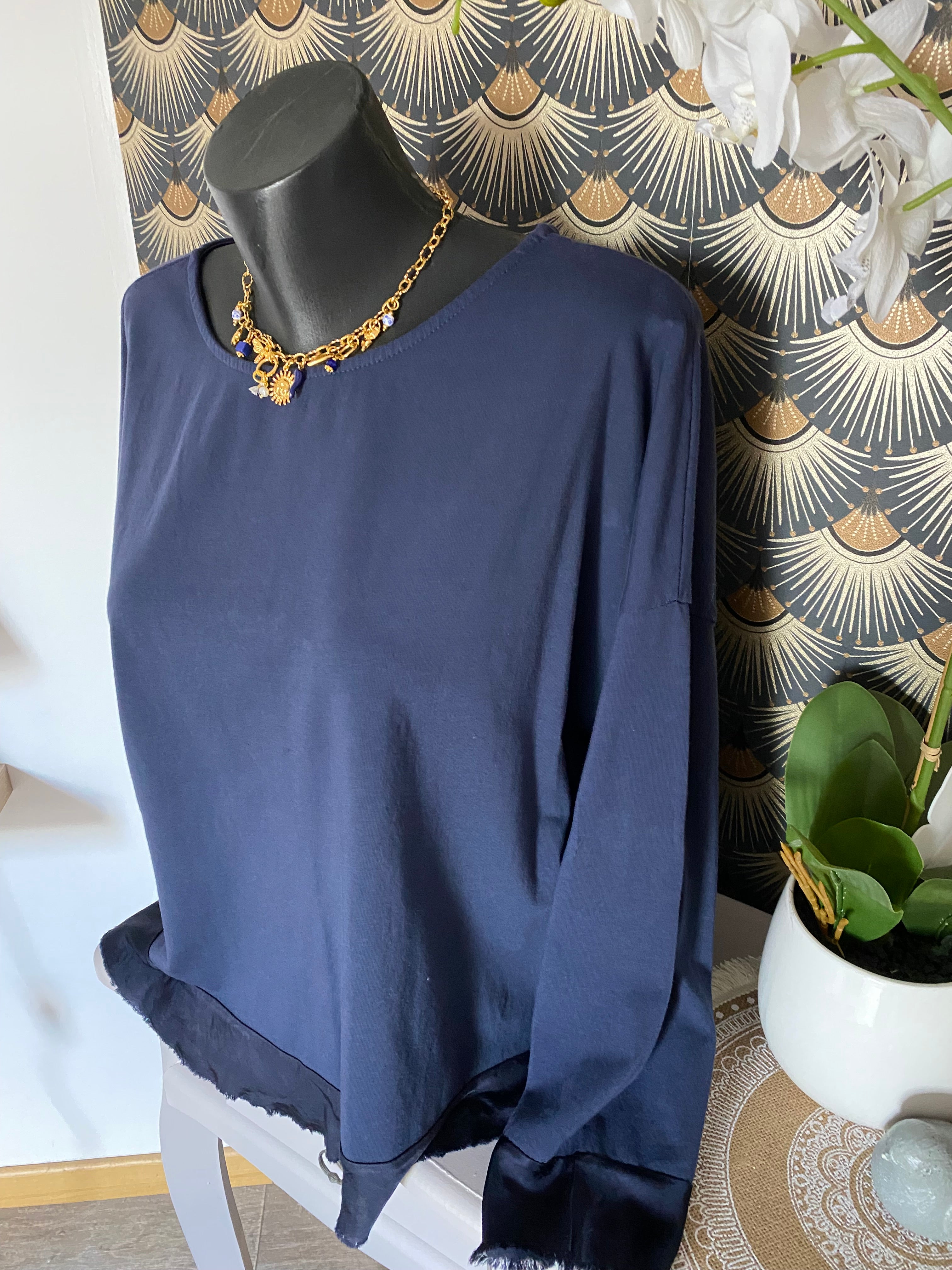 TOP CORINNE TU 38/44  TROIS COULEURS : BLEU MARINE , CAMEL, CHOCO