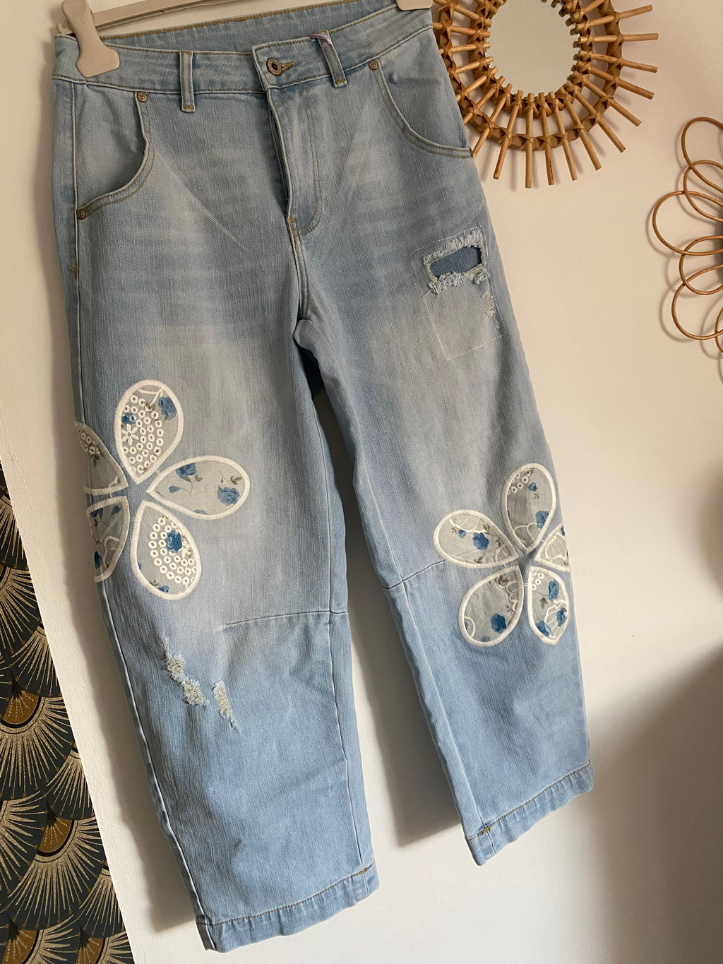 PANTALON JEAN FLEURS CARLA  TAILLES :S