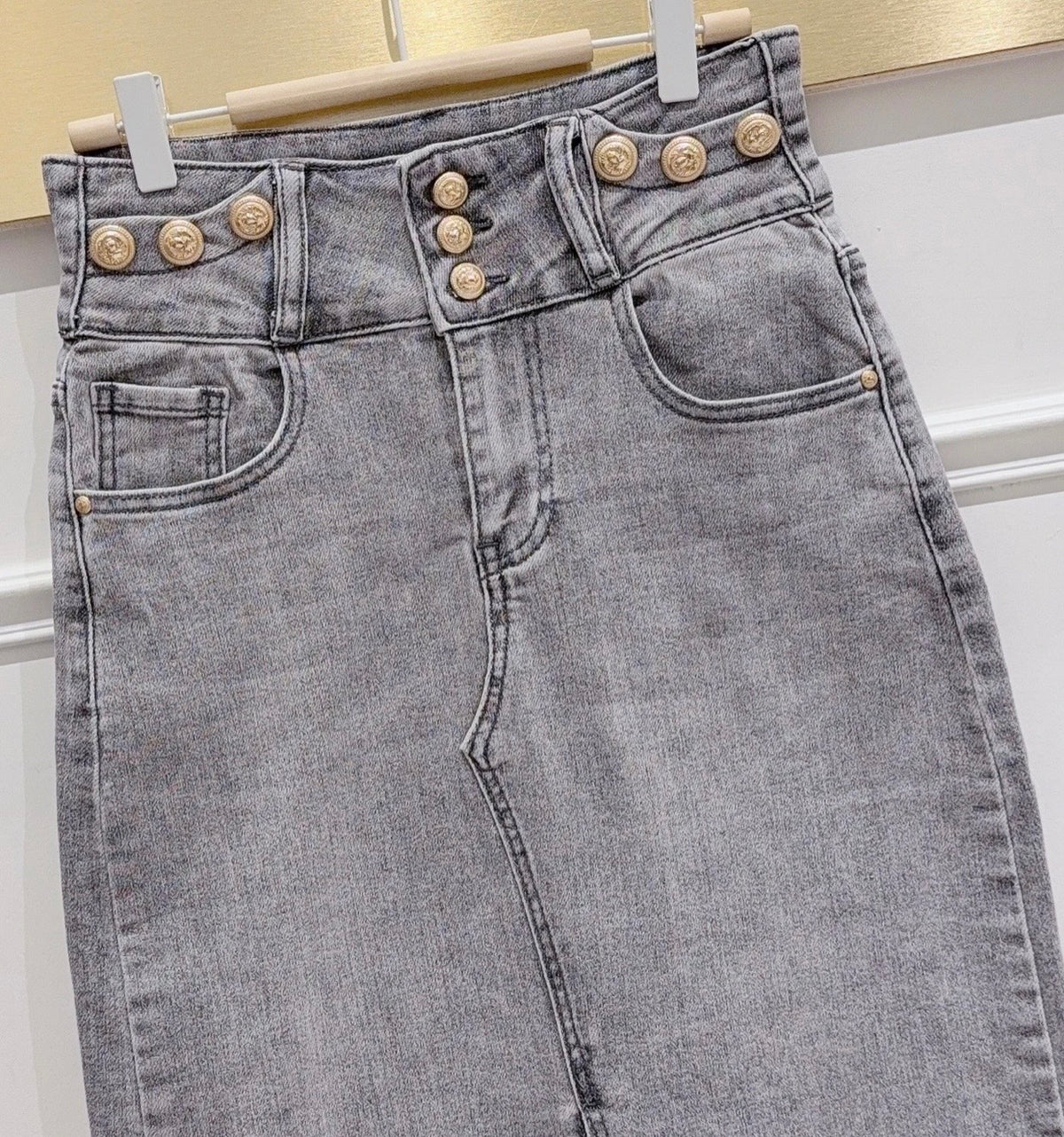 JUPE EN JEAN STRETCH GRISE   TAILLES : 34/36/38/40/42