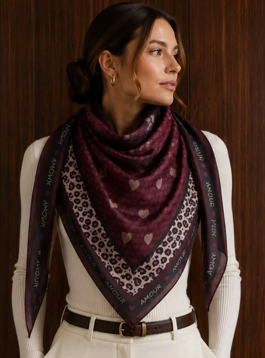 FOULARD TRIANGLE 4 AMOUR BORDEAUX 100% VISCOSE