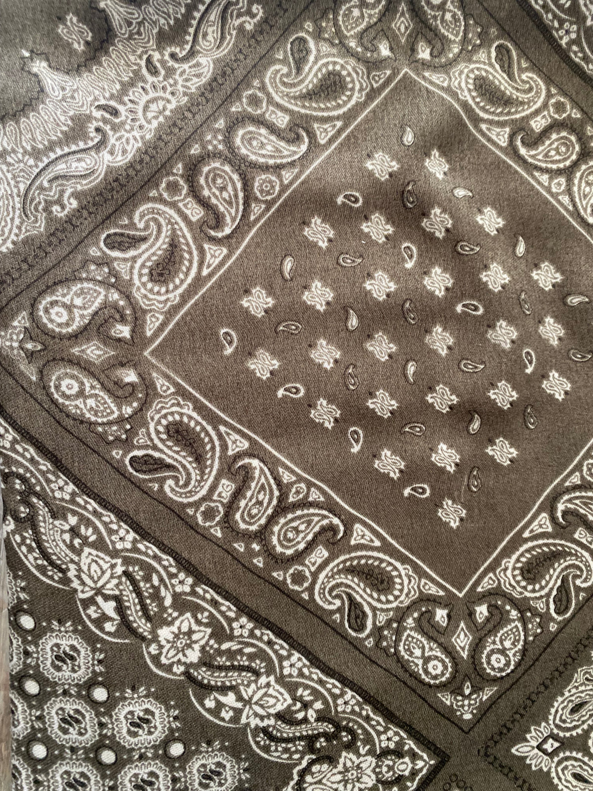 FOULARD 9 IMPRIME  100% VISCOSE  KAKI
