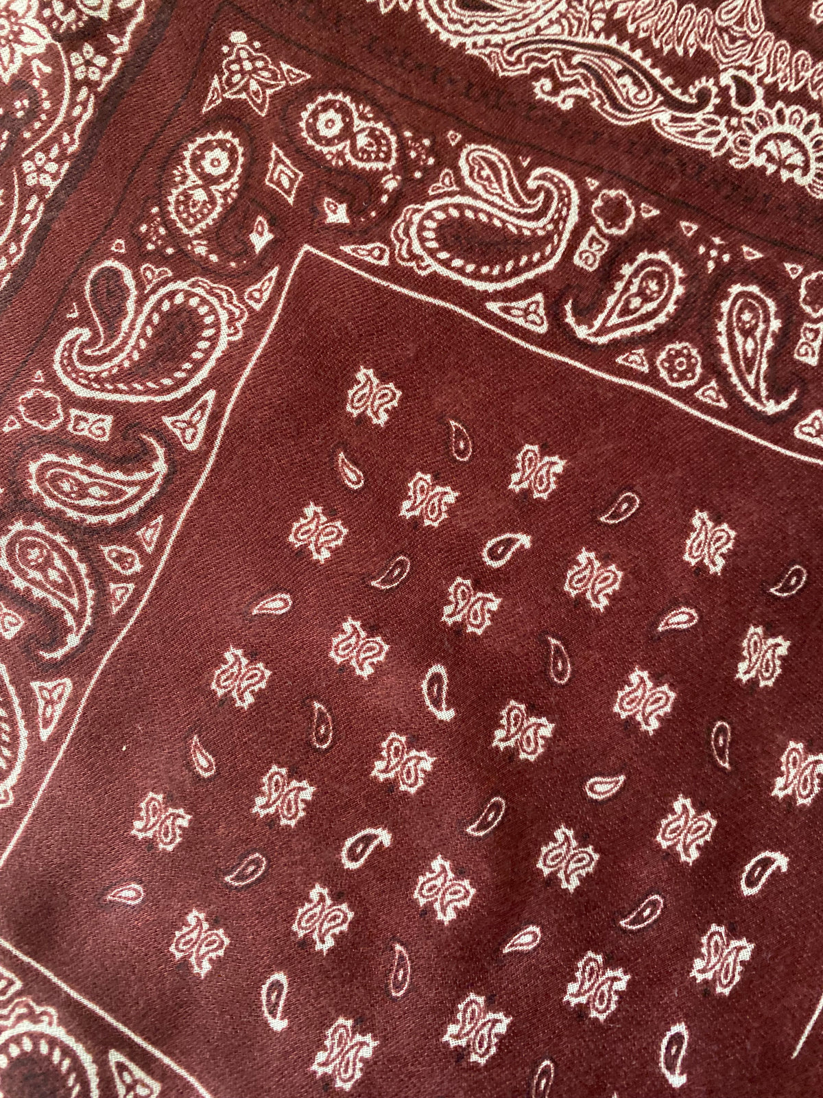 FOULARD 10 IMPRIME  100% VISCOSE  BORDEAUX