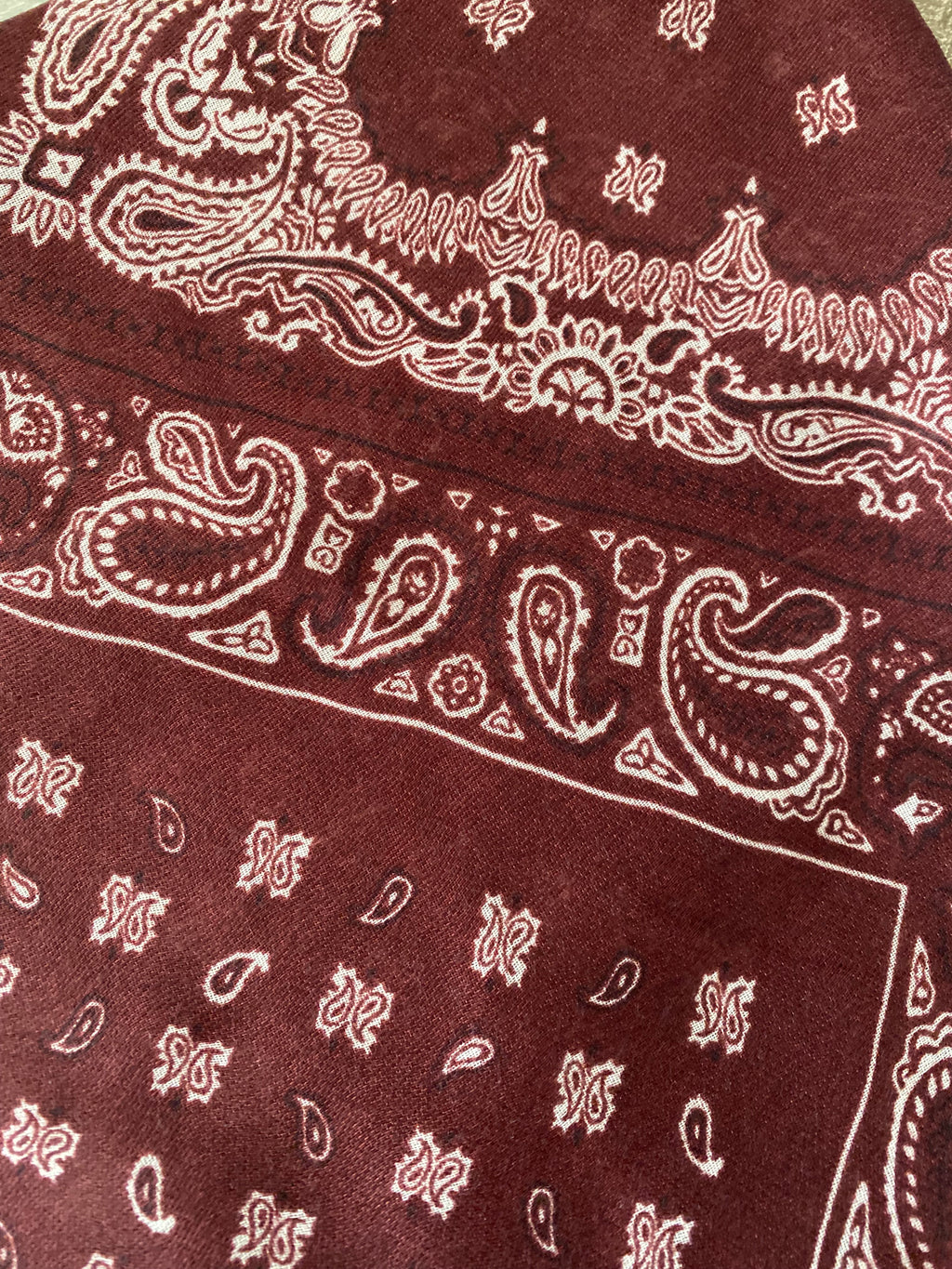 FOULARD 10 IMPRIME  100% VISCOSE  BORDEAUX