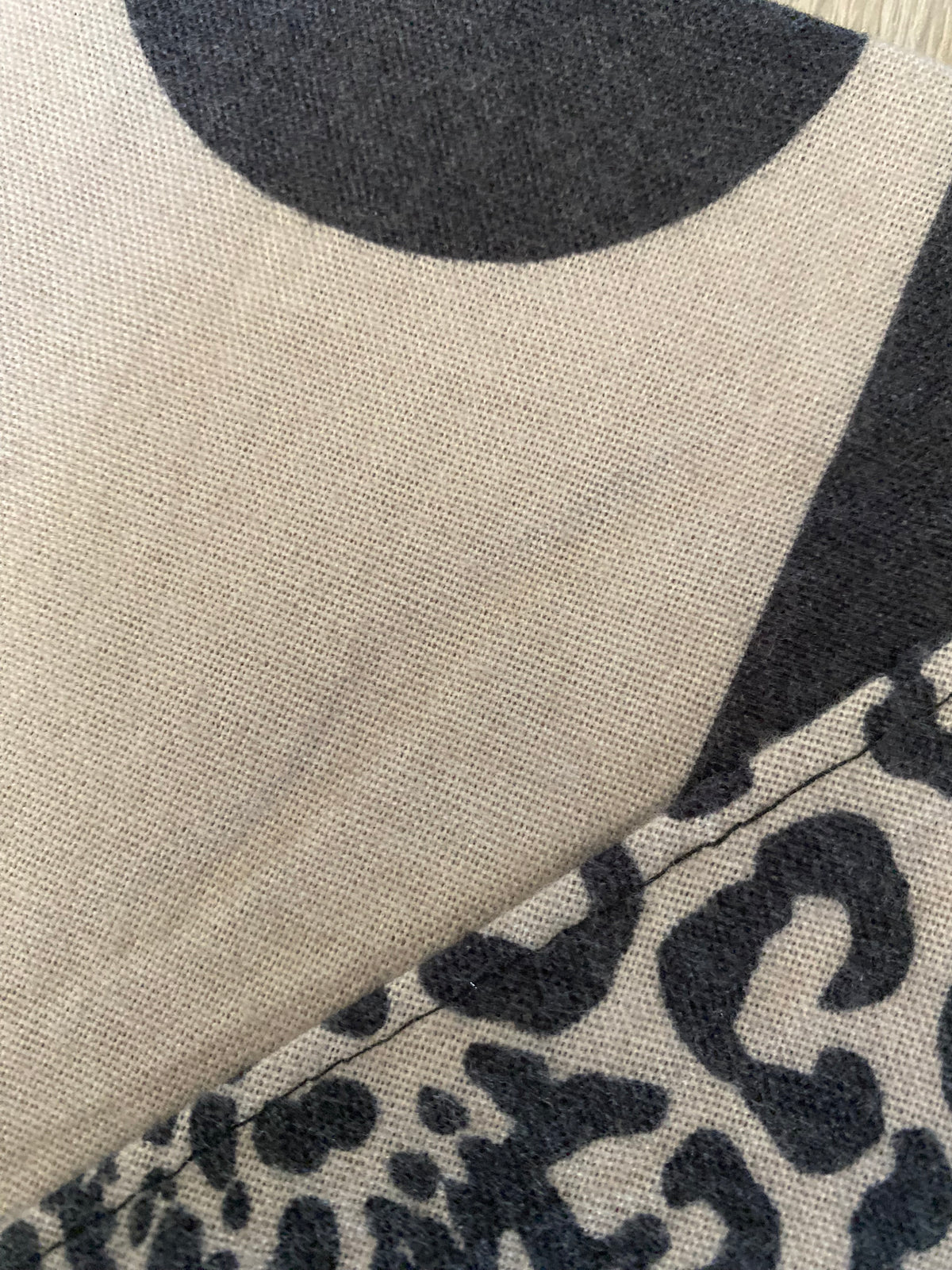 FOULARD TRIANGLE 13 100% VISCOSE  BEIGE