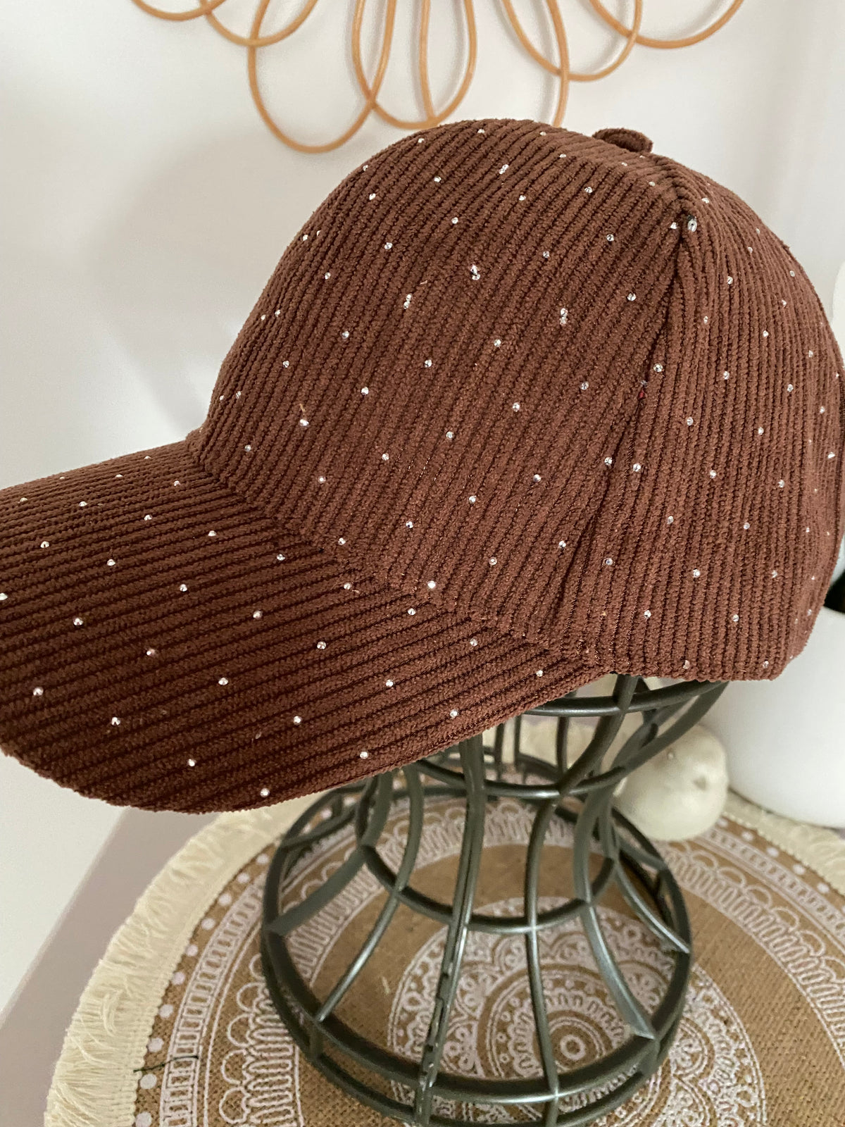 CASQUETTE VELOURS CHOCO STRASS TU