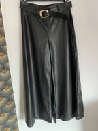 PANTACOURT  SIMILI NOIR STYLE JUPE CULOTTE  TU 36/40 PETIT 42