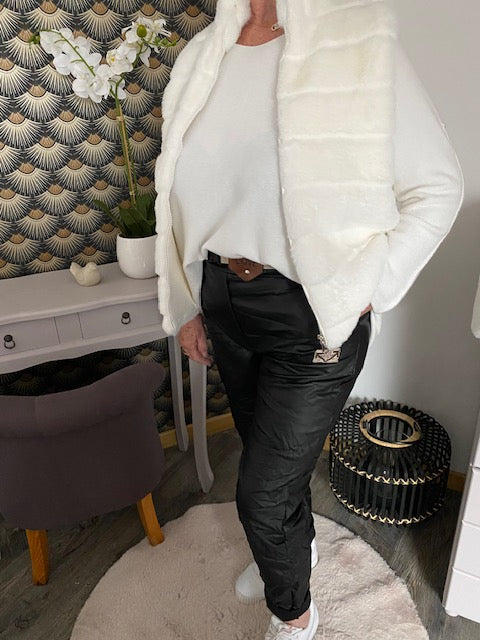 PANTALON HUILE NOIR   COLLECTION BELLE TAILLE  42/44