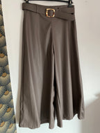 PANTACOURT  SIMILI TAUPE  STYLE JUPE CULOTTE  TU 36/40 PETIT 42