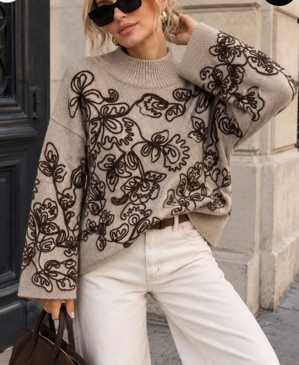 PULL SANDY  TAUPE AVEC BRODERIES CHOCO TU36/42