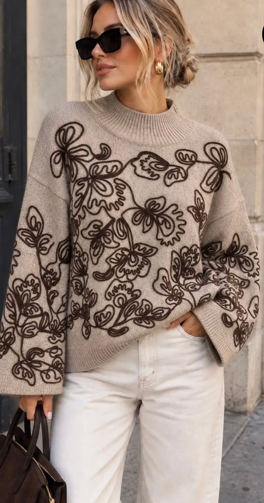 PULL SANDY  TAUPE AVEC BRODERIES CHOCO TU36/42