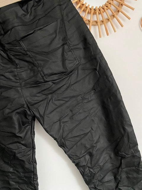 PANTALON HUILE NOIR   COLLECTION BELLE TAILLE  42/44