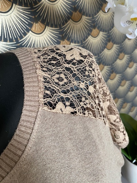 TOP DENTELLE  TAUPE    38/44  angora