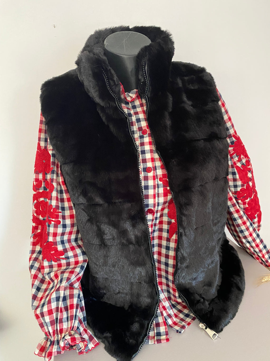 GILET FAUSSE FOURURE NOIR   TU 36/42 PETIT 44