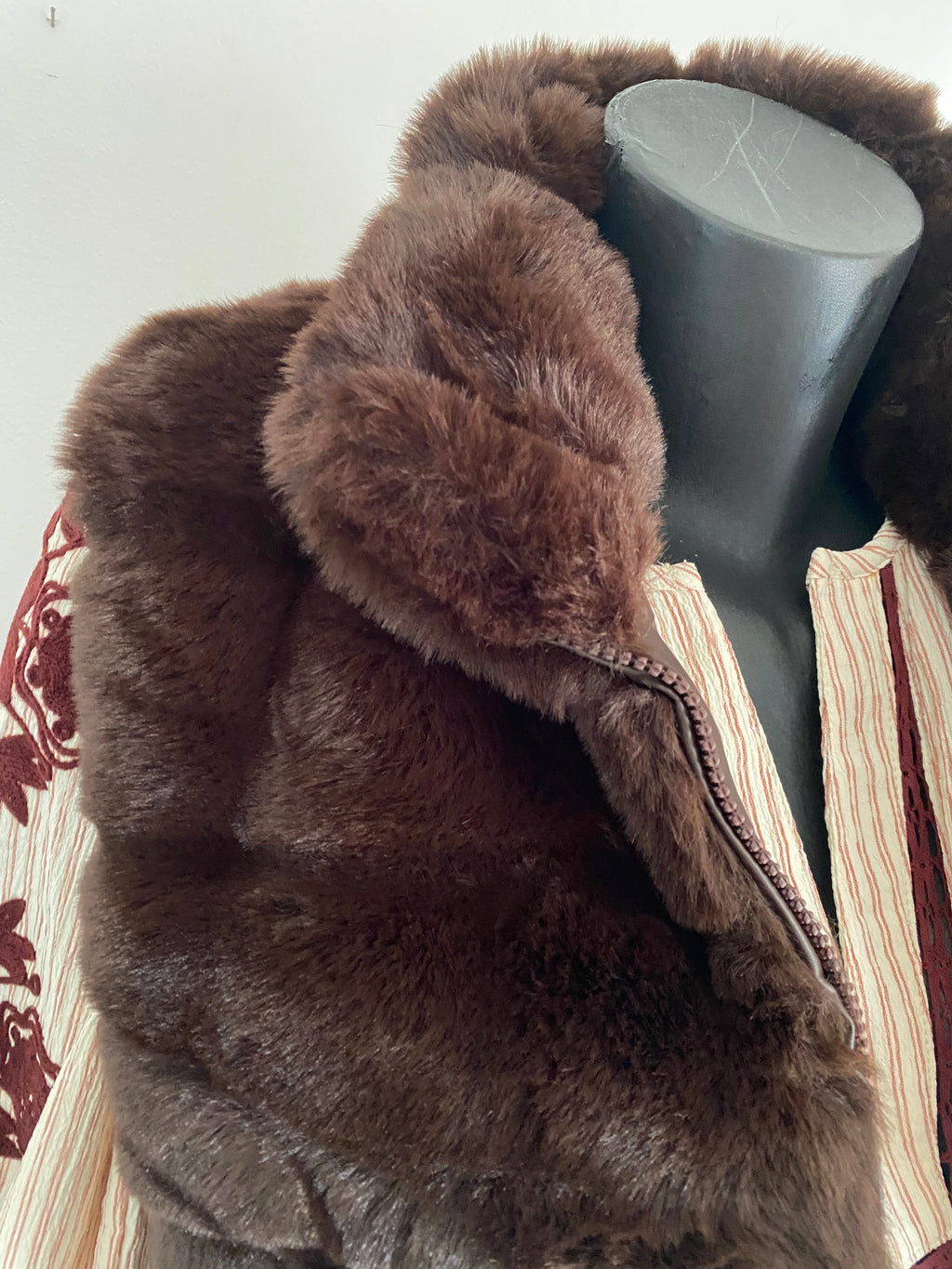 GILET FAUSSE FOURURE CHOCO TU 36/42 PETIT 44