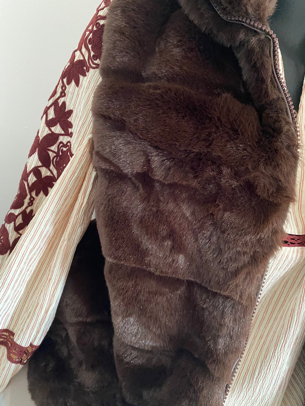 GILET FAUSSE FOURURE CHOCO TU 36/42 PETIT 44